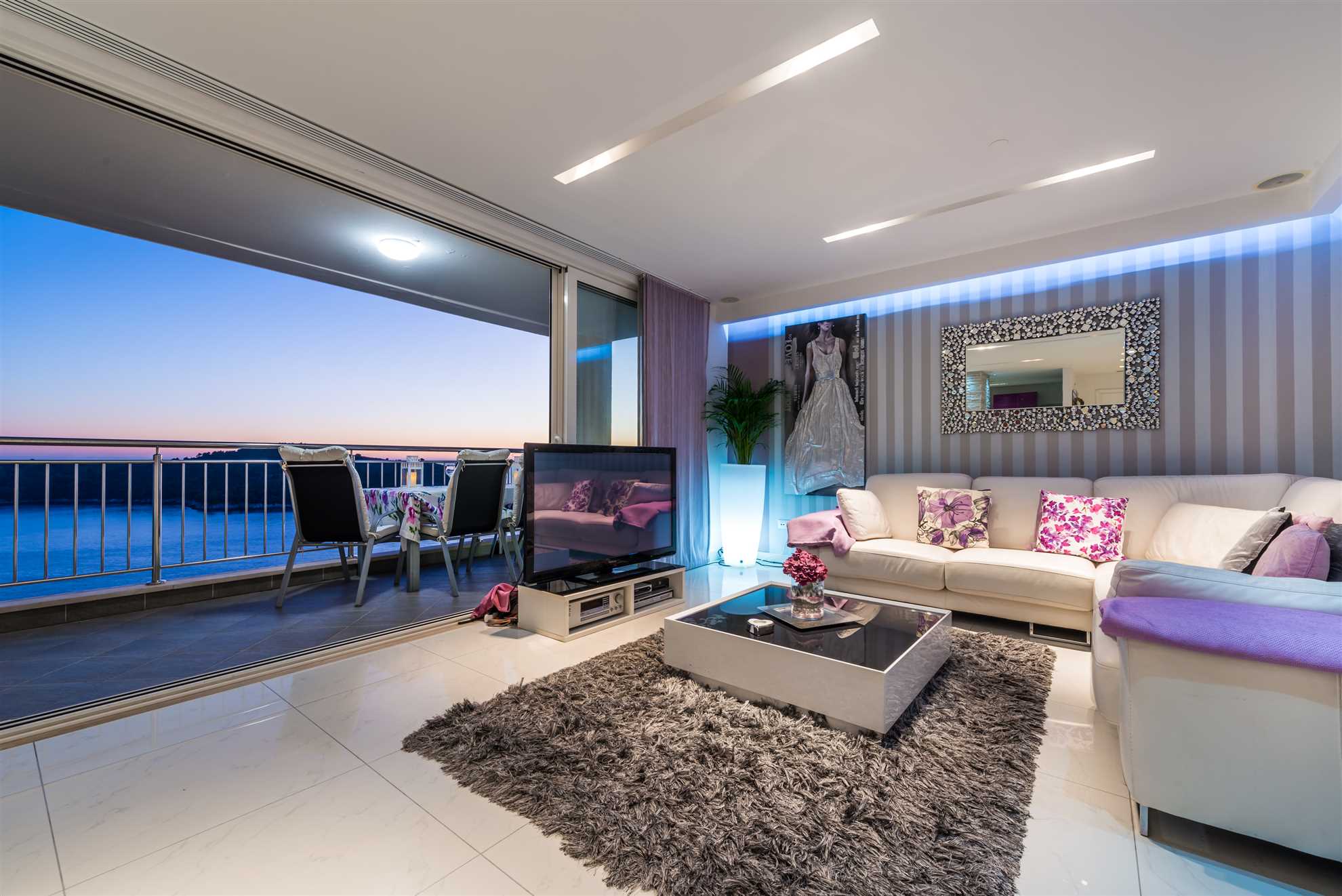 Apartment Violet