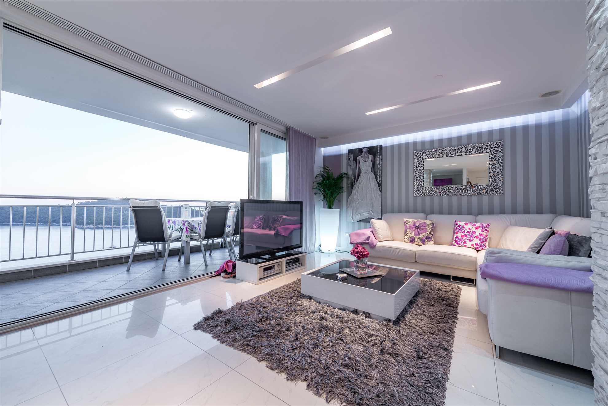 Apartment Violet