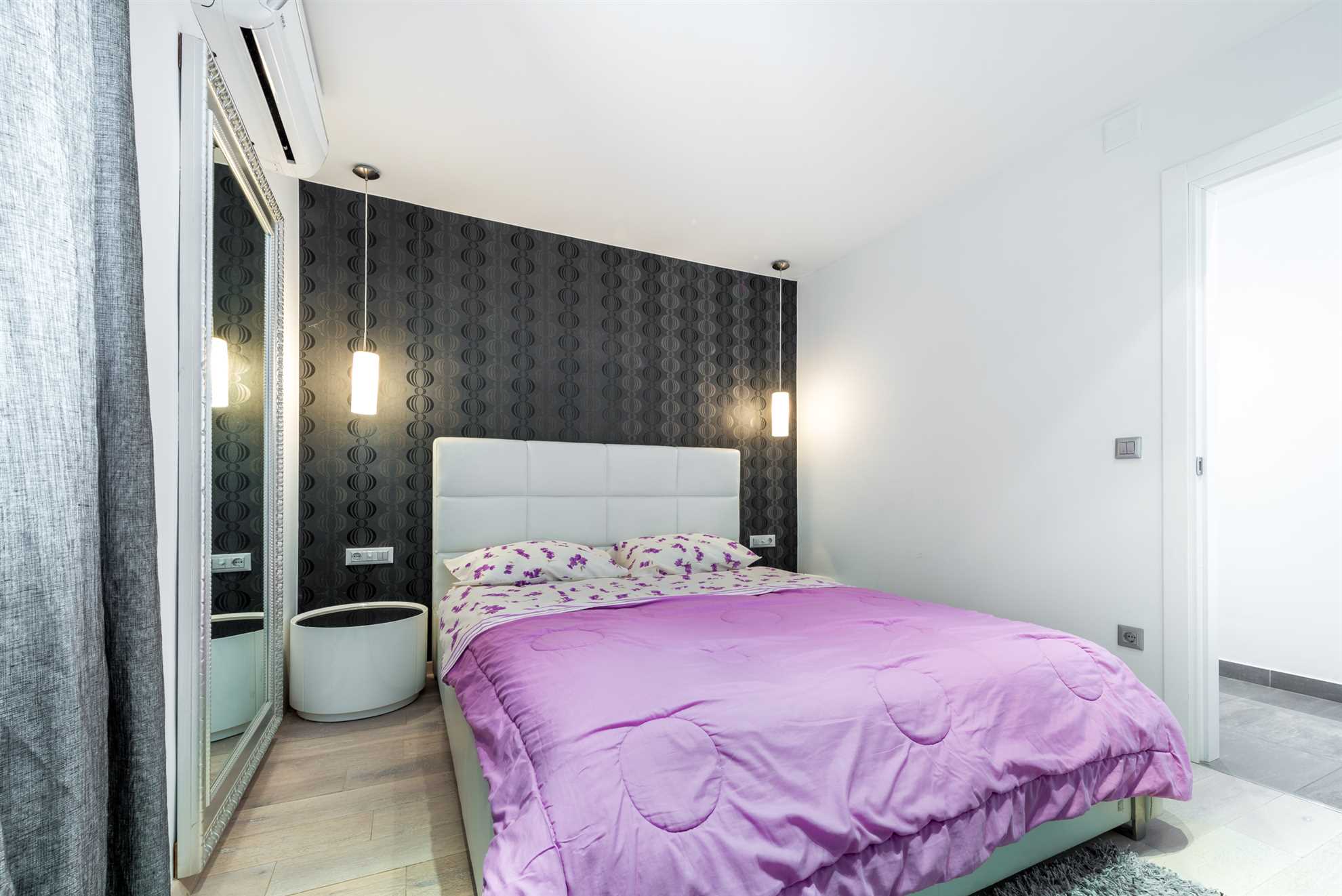 Apartment Violet