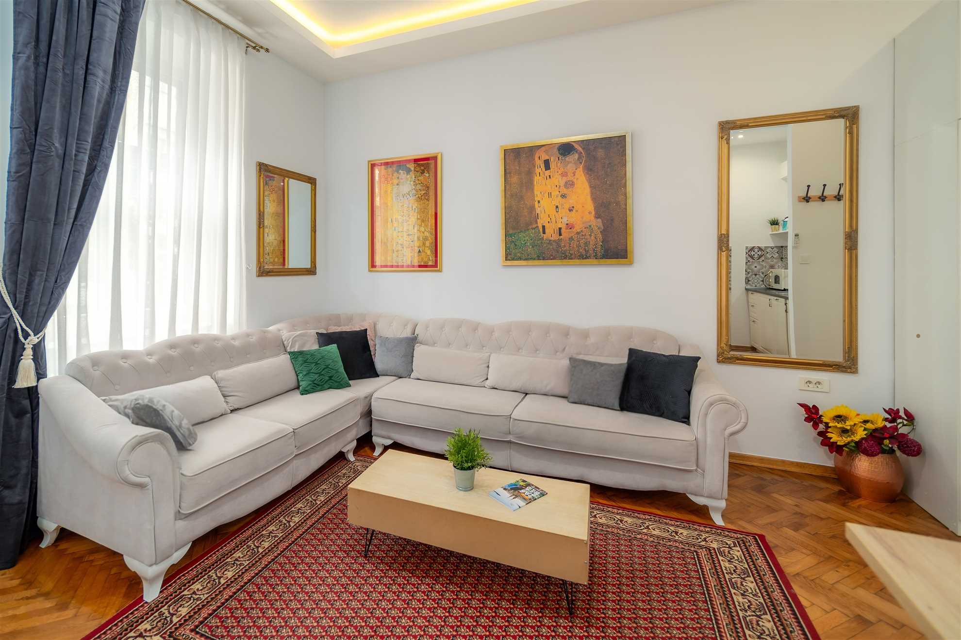 Aurelia Antik S1 ZAGREB
