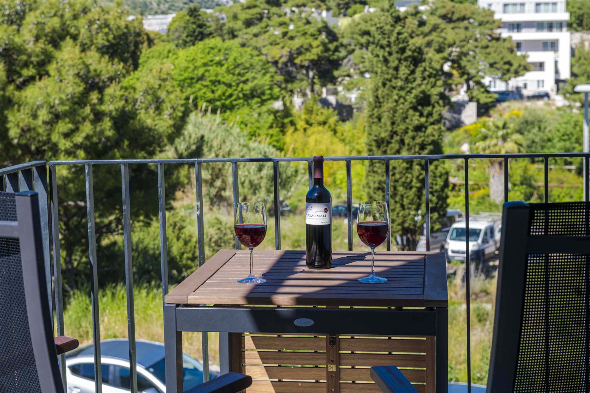 Apartment Annie | Two-bedroom Walk to Beach
