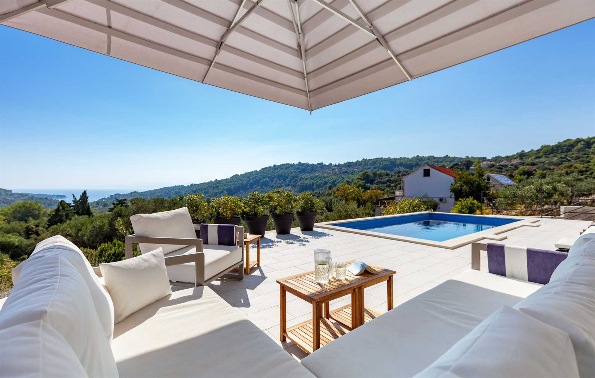 Villa Andora, Modern Villa in Selca