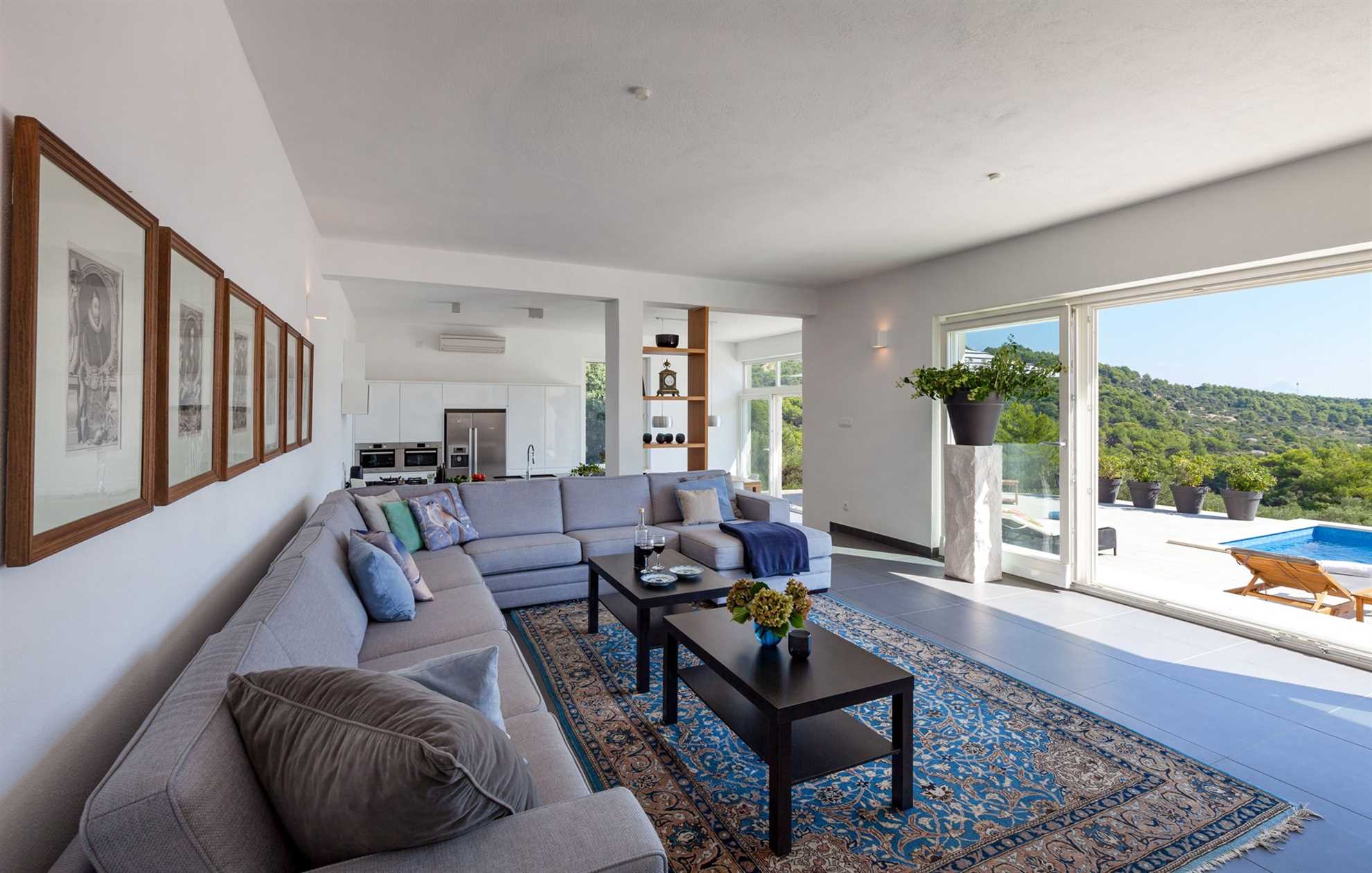 Villa Andora, Modern Villa in Selca