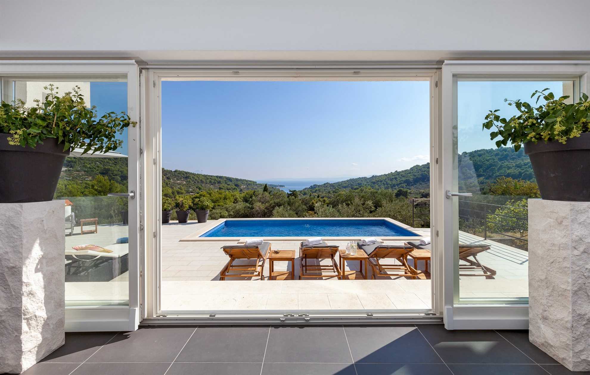 Villa Andora, Modern Villa in Selca