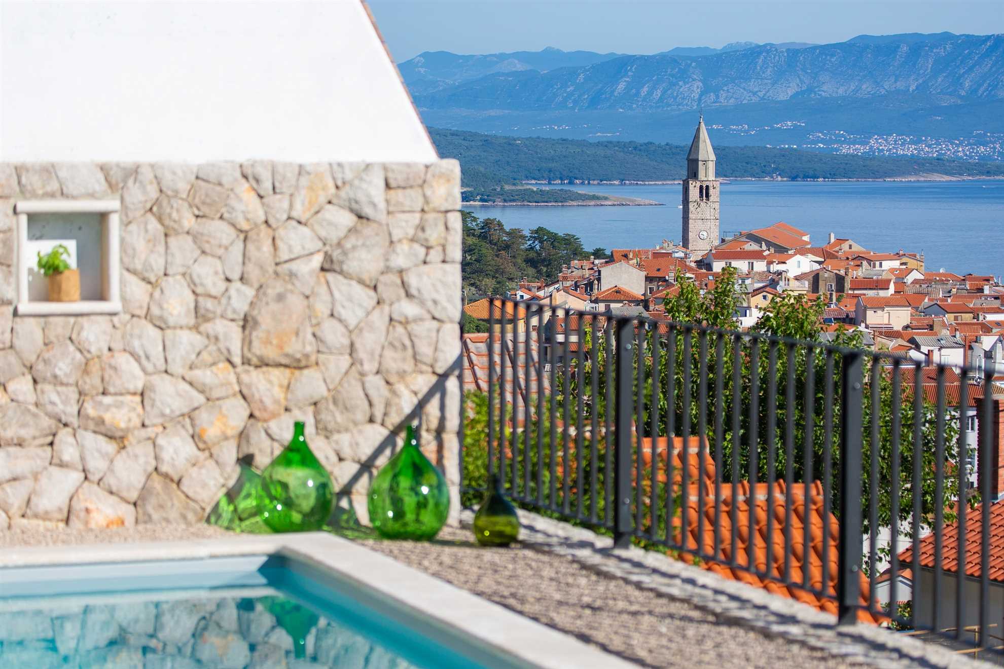 Villa Kucha 26b z bazenom in s čudovitim pogledom na morje
