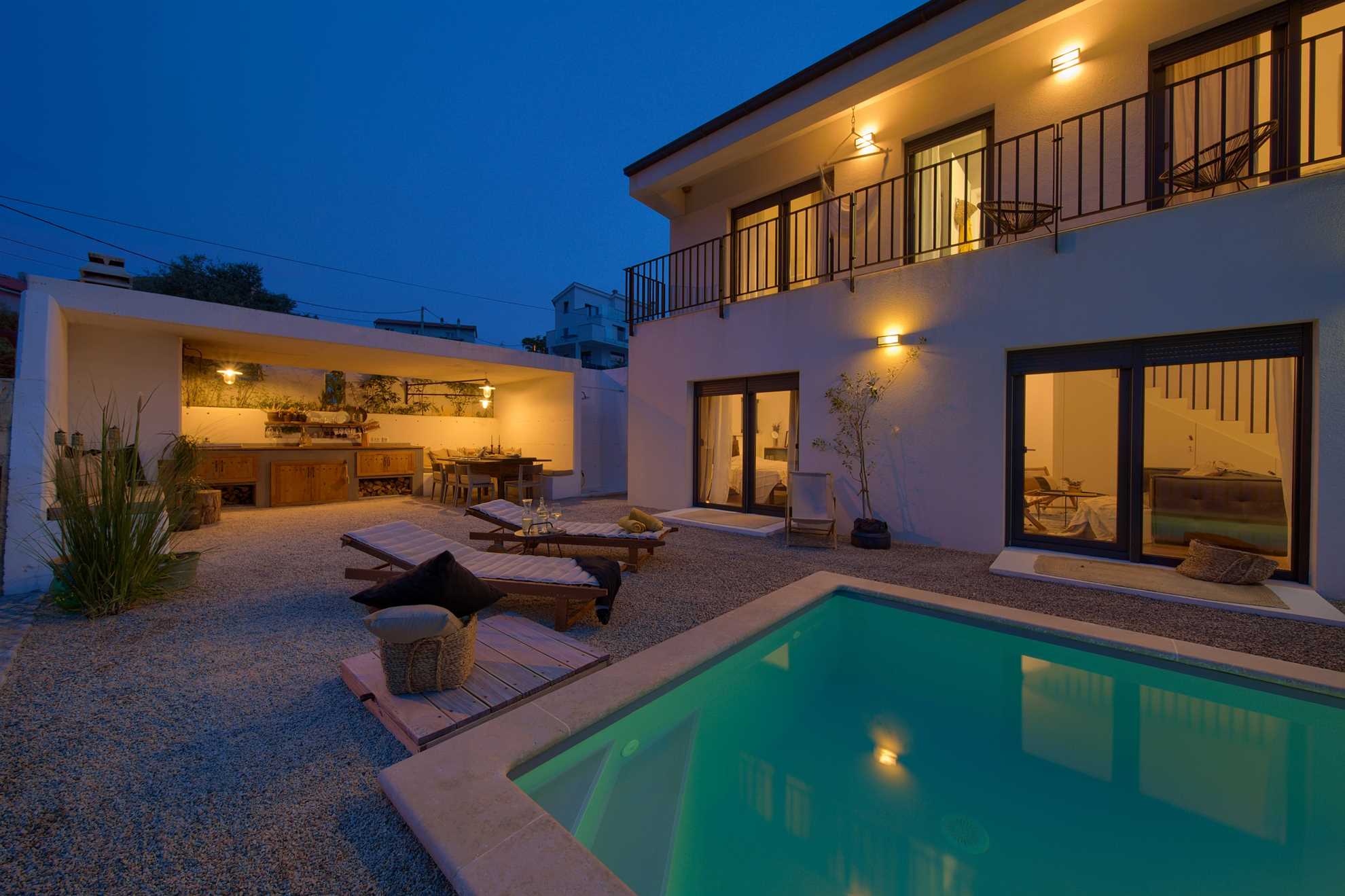 Villa Kucha 26b z bazenom in s čudovitim pogledom na morje