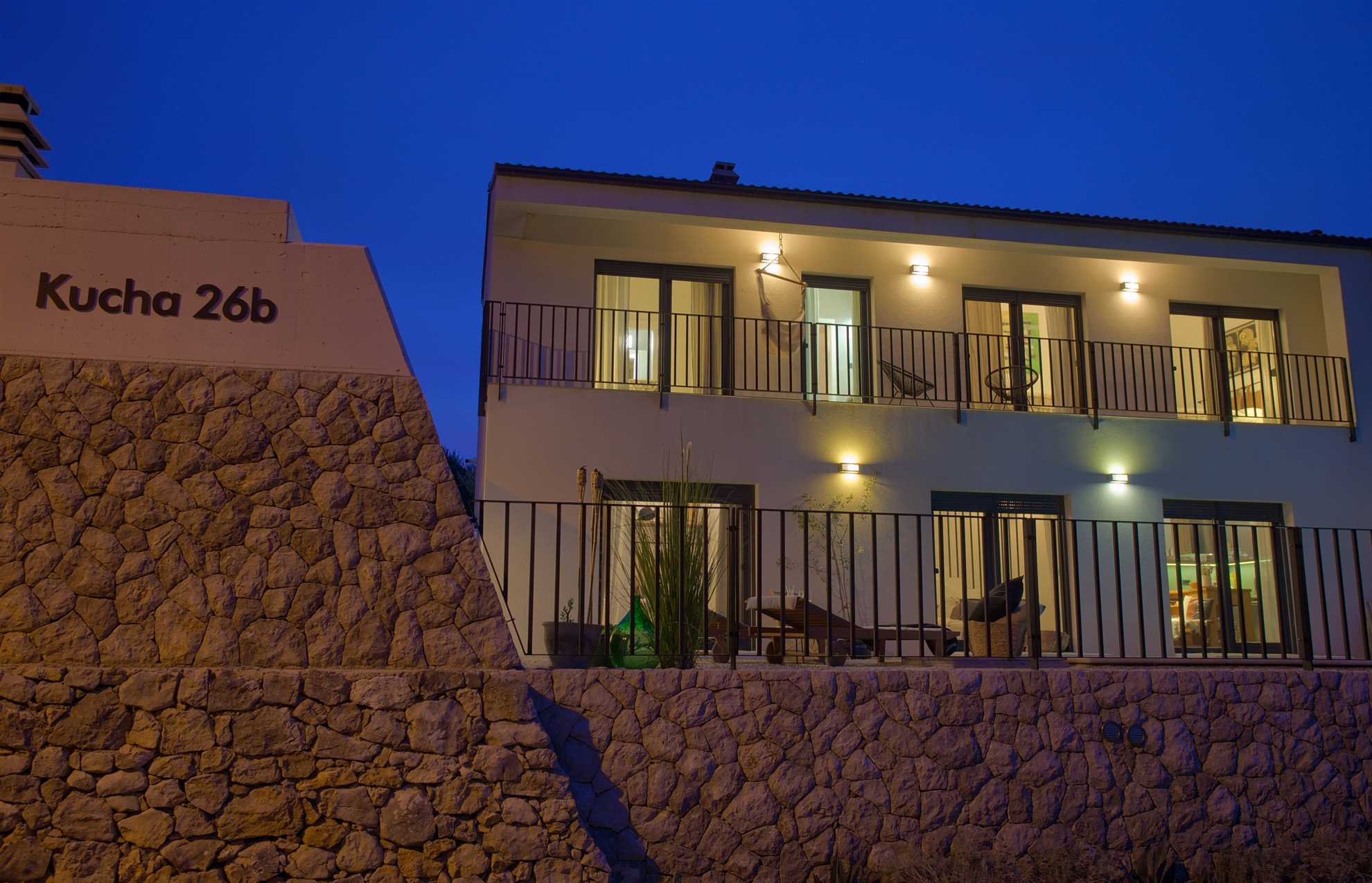 Villa Kucha 26b z bazenom in s čudovitim pogledom na morje