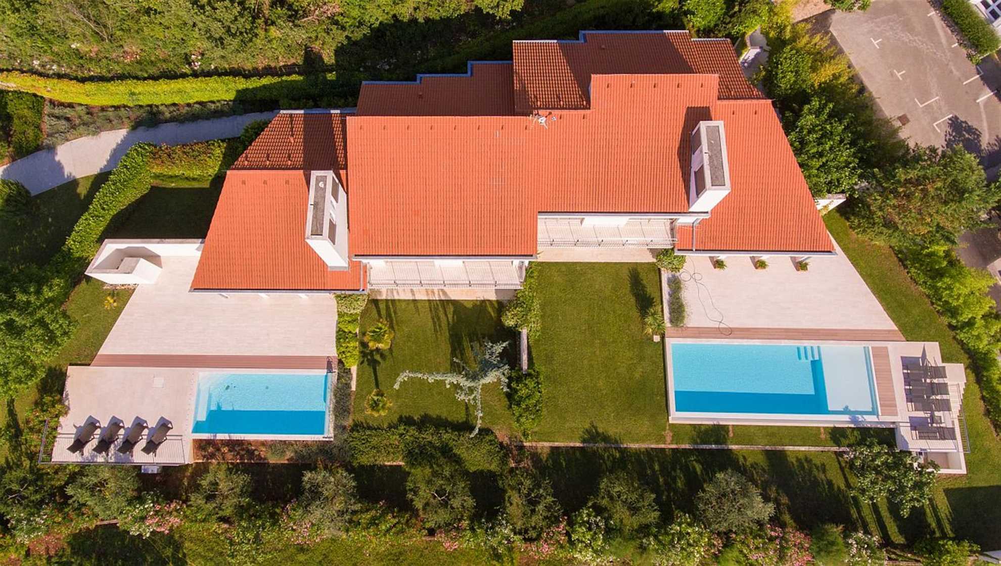 Ekskluzivna in moderna vila Casa Vidmar z bazenom