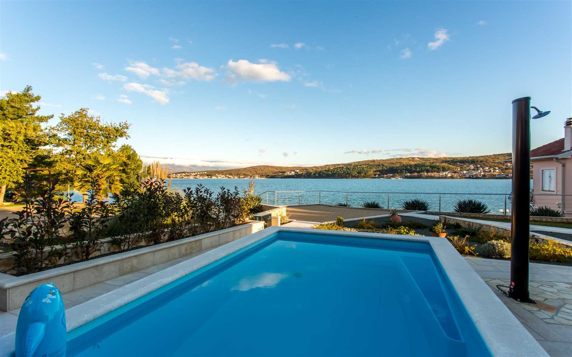Vila Ema z bazenom in s panoramskim pogledom na morje