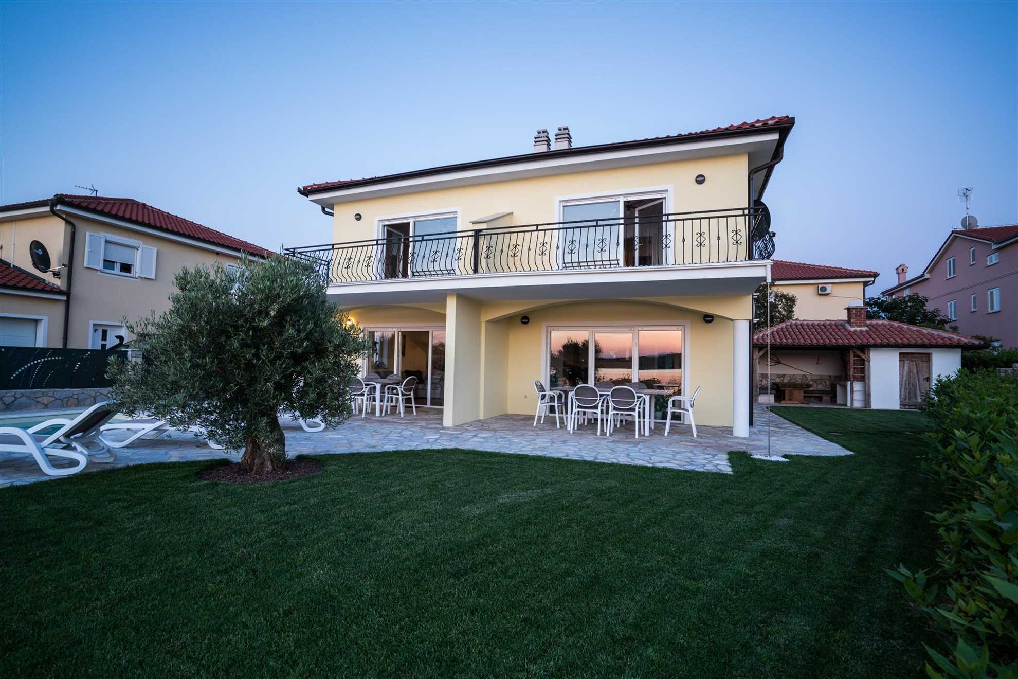 Seafront Villa Claudia with a panoramic Seaview and a swimming pool