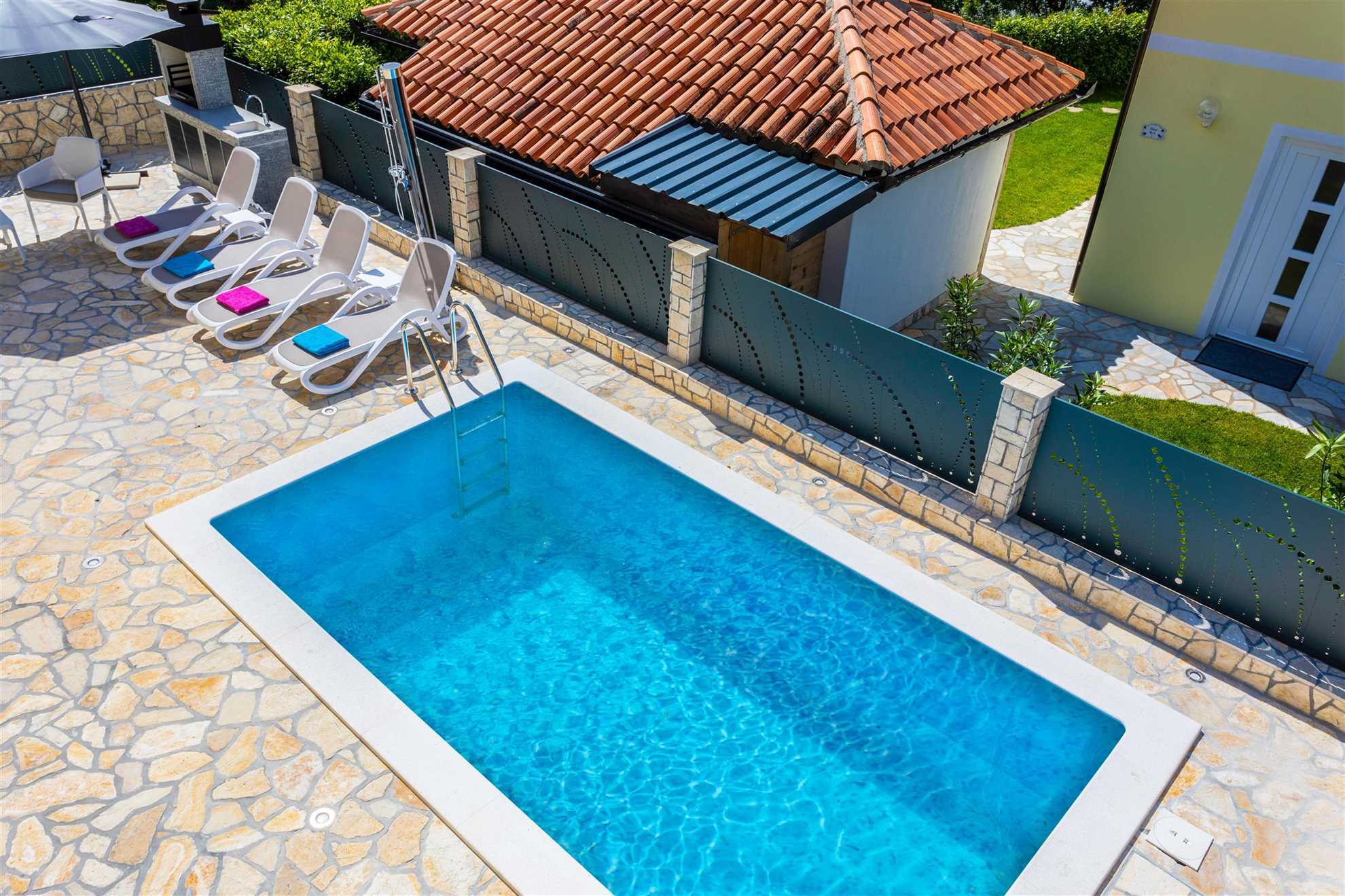 Villa Oasis with swimming pool, Seaview, outdoor kitchen, SUP, kayak and bikes