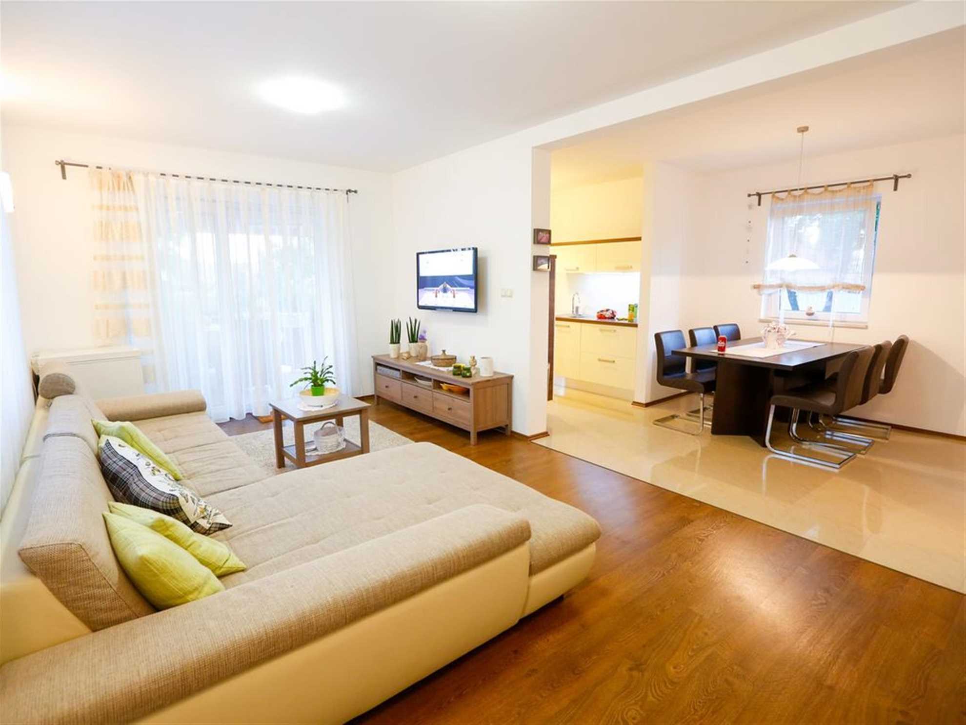 Villa Lavender's Breeze z ogrevanim bazenom, jacuzzijem & kolesi