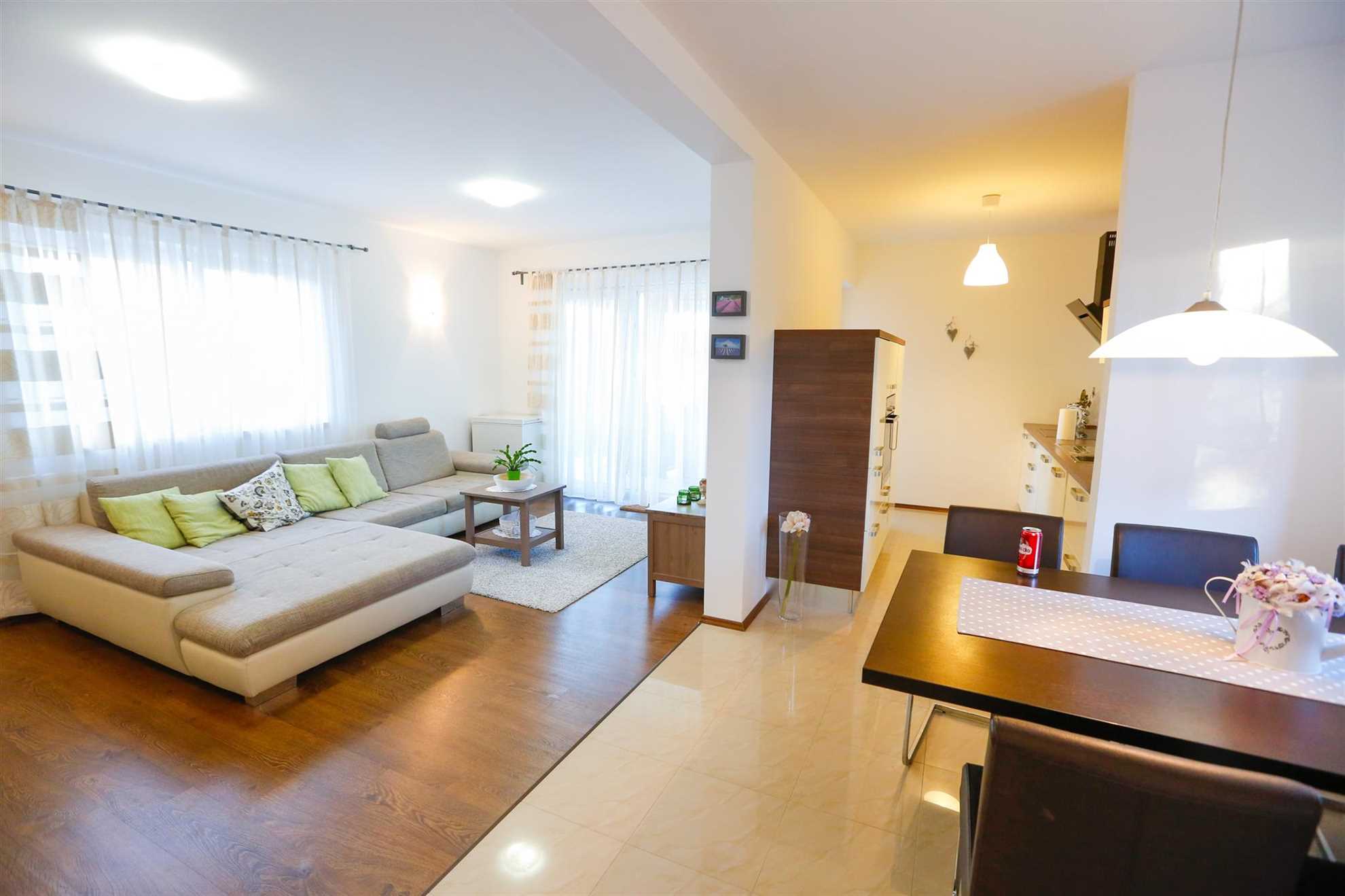 Villa Lavender's Breeze z ogrevanim bazenom, jacuzzijem & kolesi