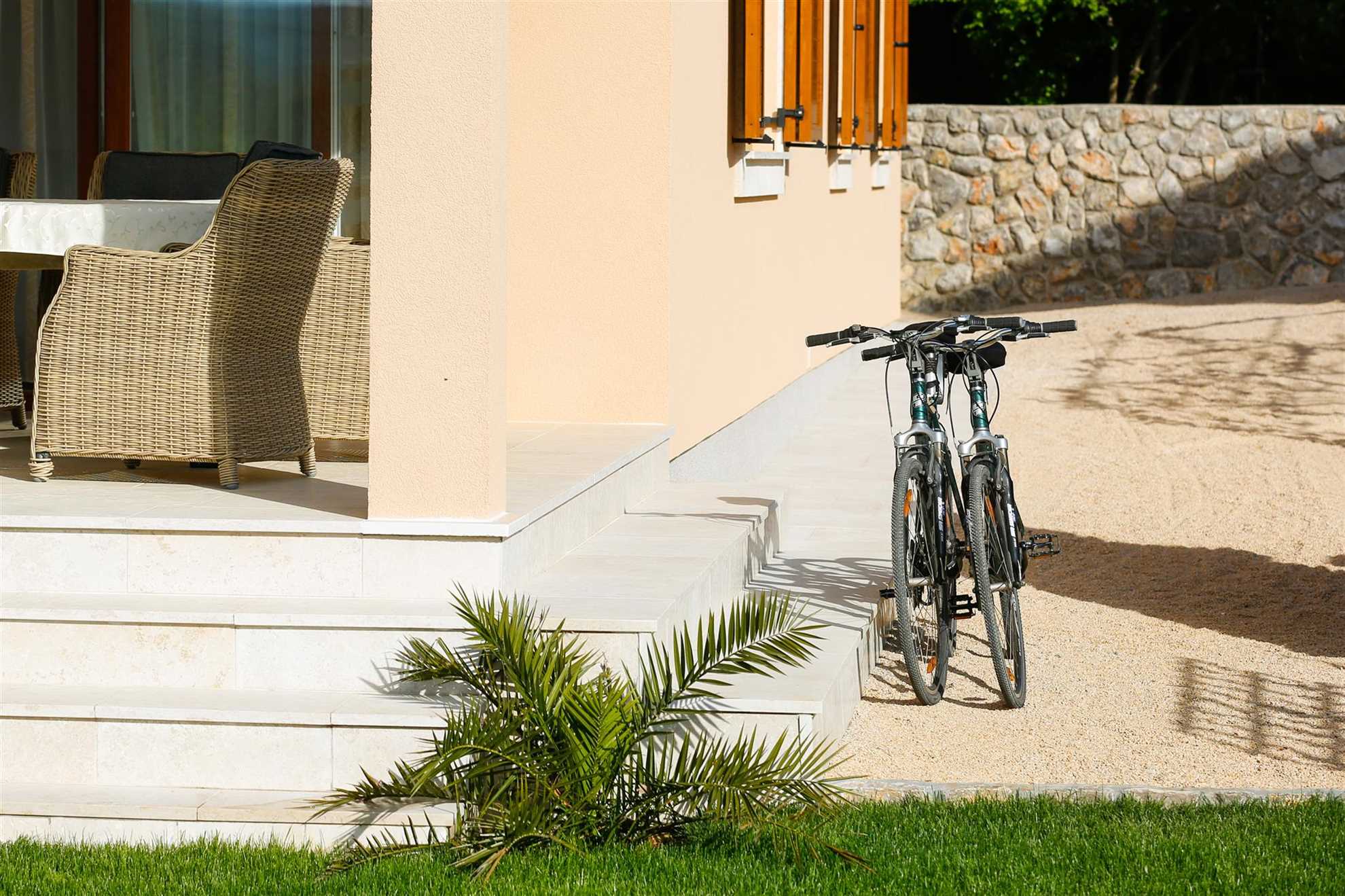 Villa Lavender's Breeze z ogrevanim bazenom, jacuzzijem & kolesi