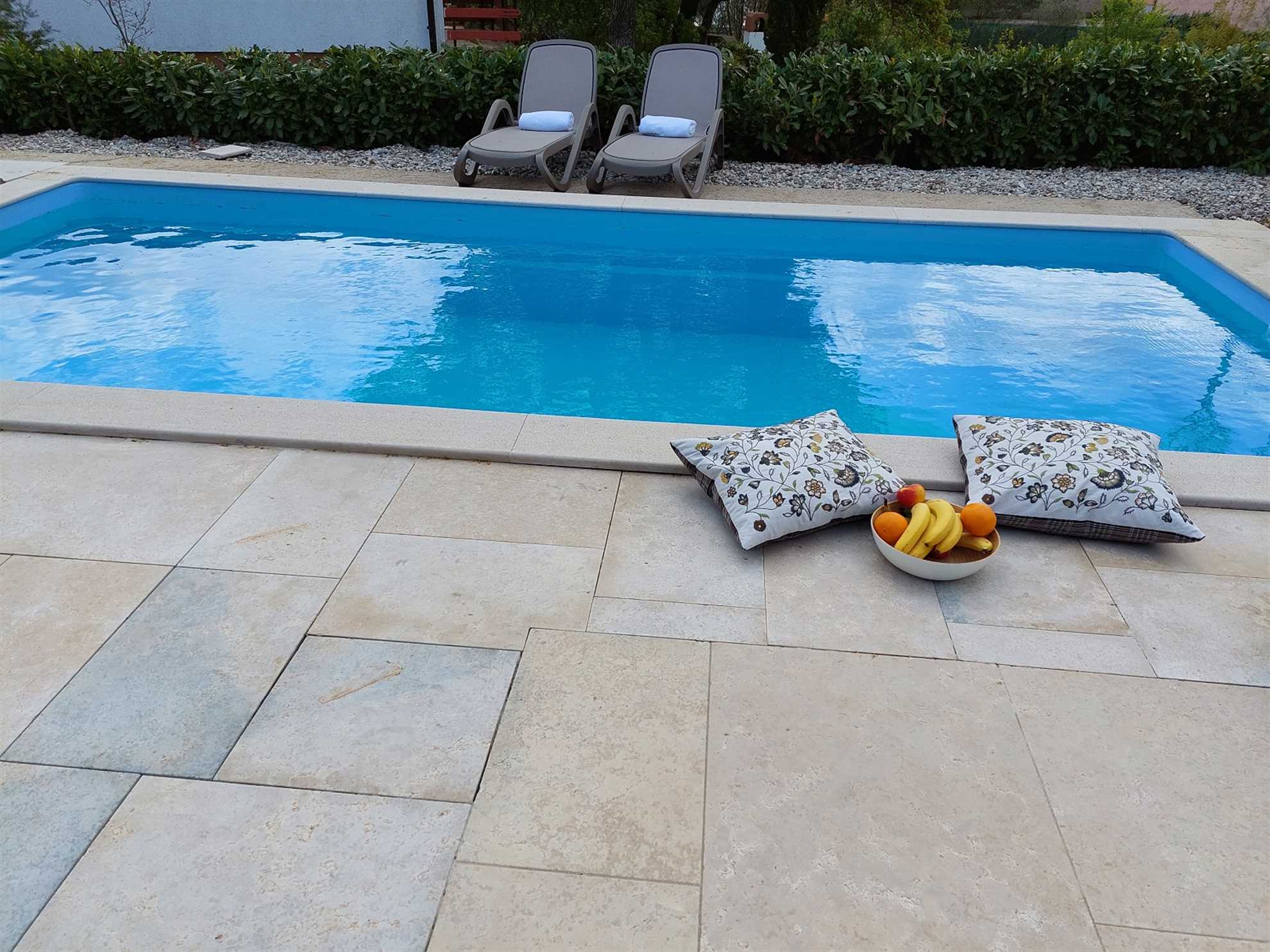 Villa Lavender's Breeze z ogrevanim bazenom, jacuzzijem & kolesi
