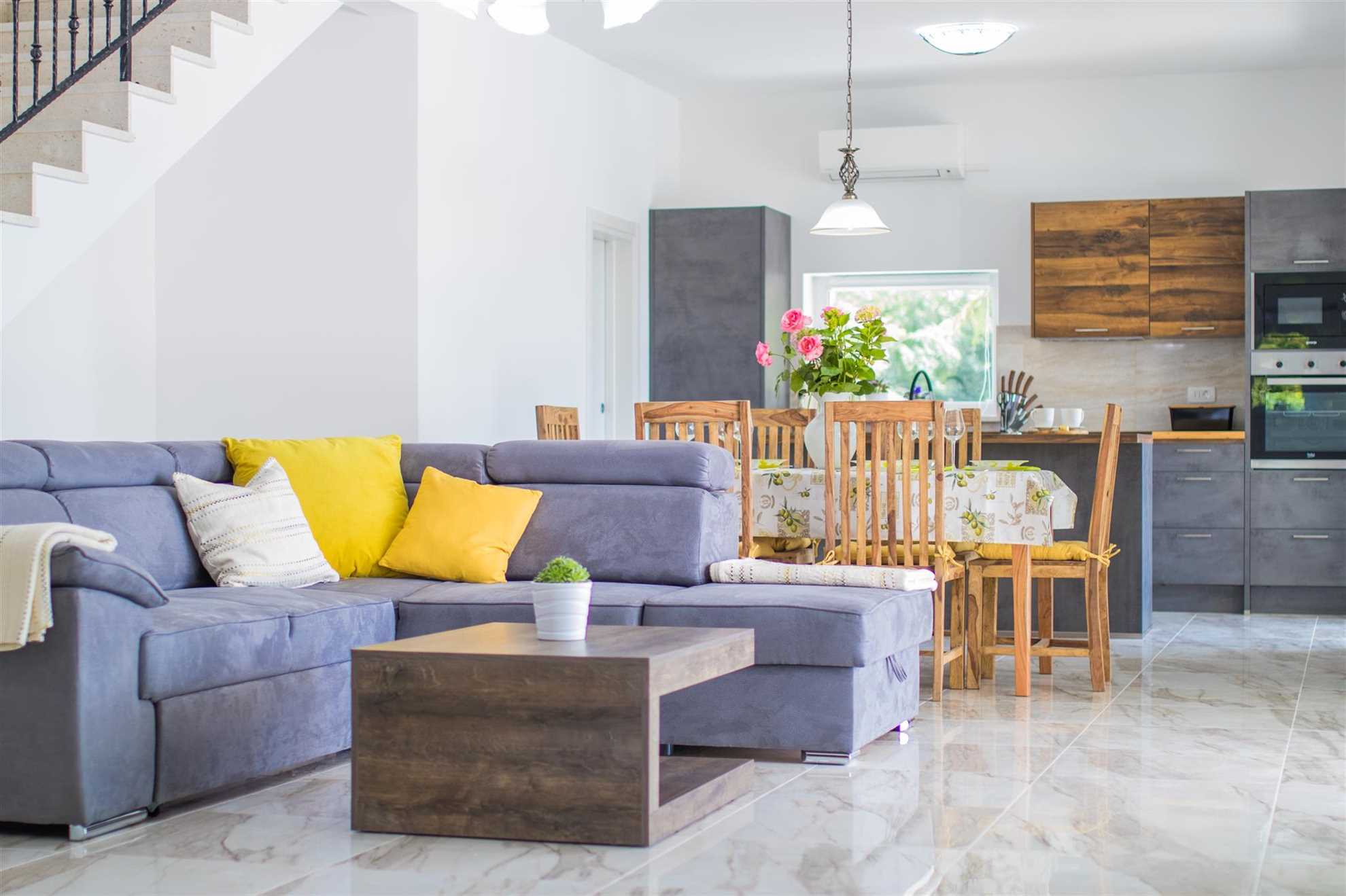 Villa Cedar with large swimming pool and summer kitchen