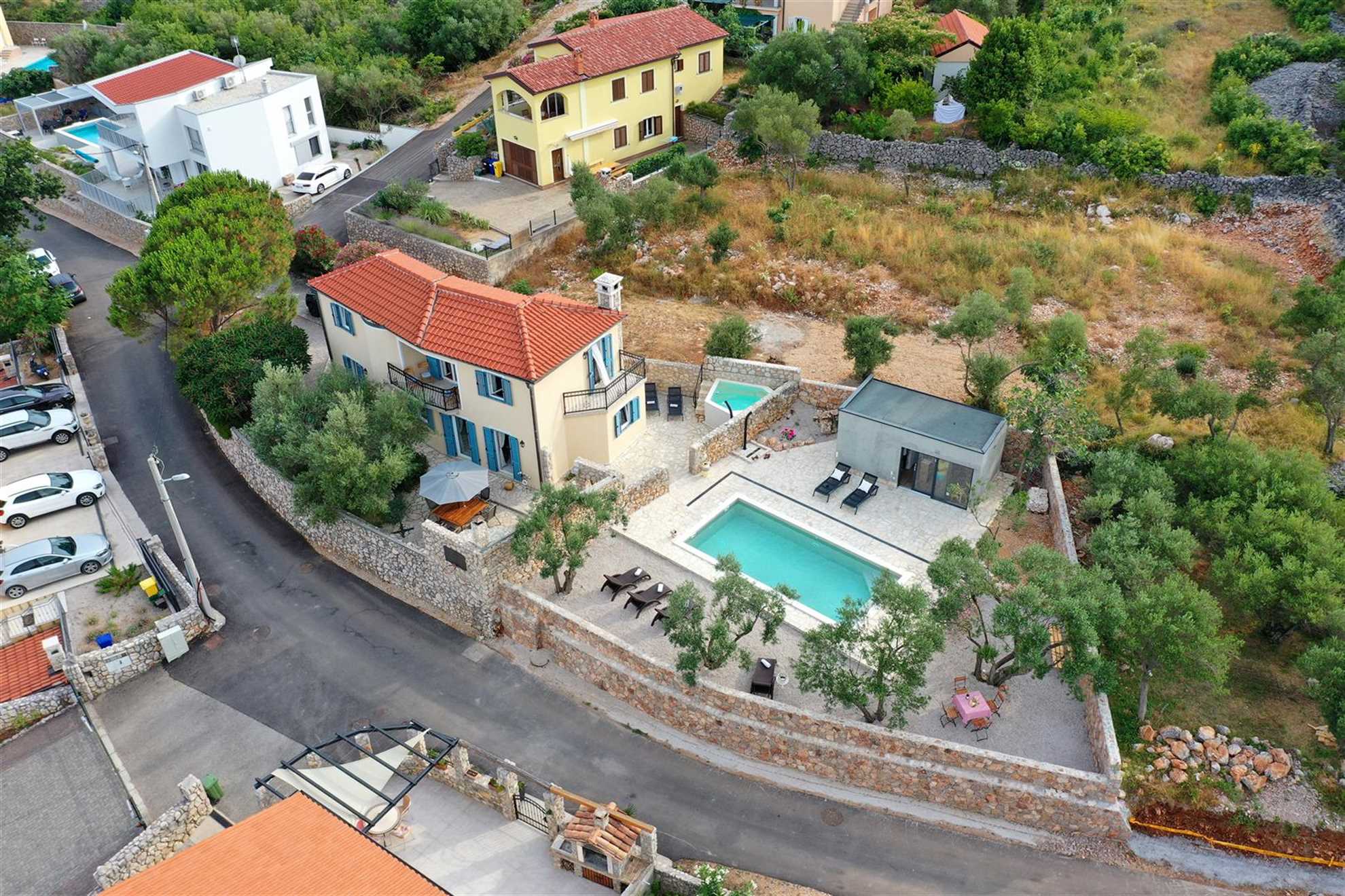 Villa Pinia s čudovitim pogledom na morje in z ogrevanim bazenom