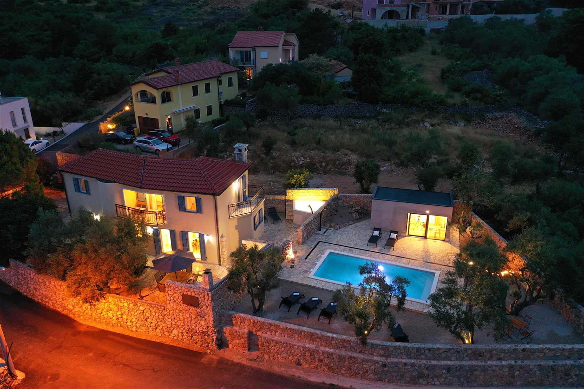 Villa Pinia s čudovitim pogledom na morje in z ogrevanim bazenom