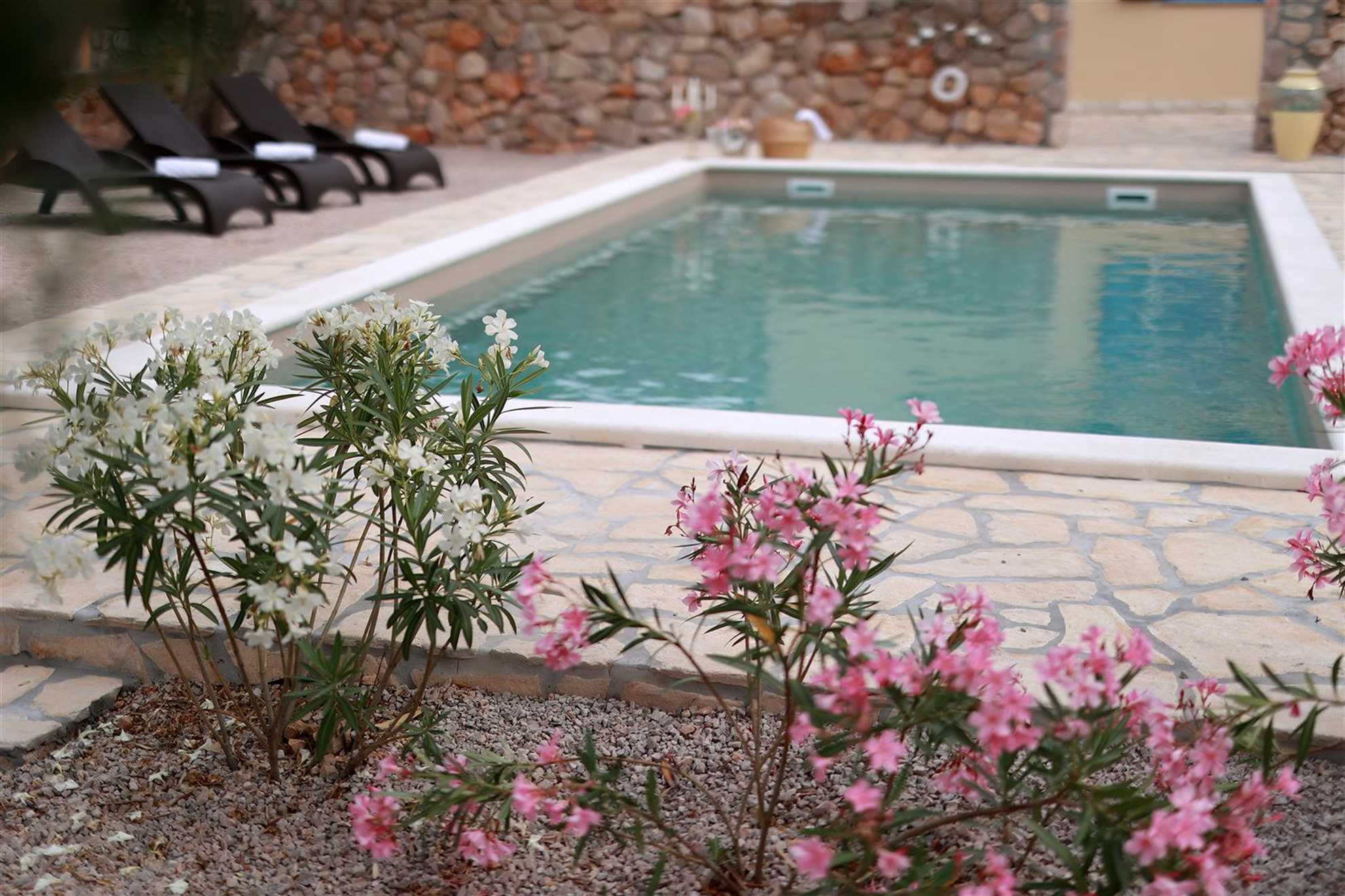Villa Pinia s čudovitim pogledom na morje in z ogrevanim bazenom