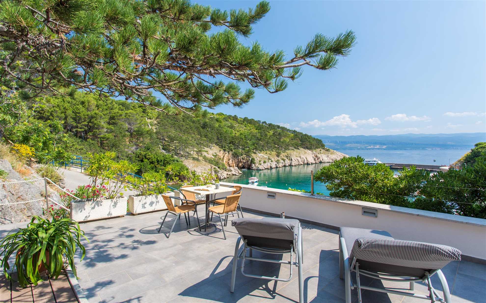 Seaside apartment with panoramic Seaview