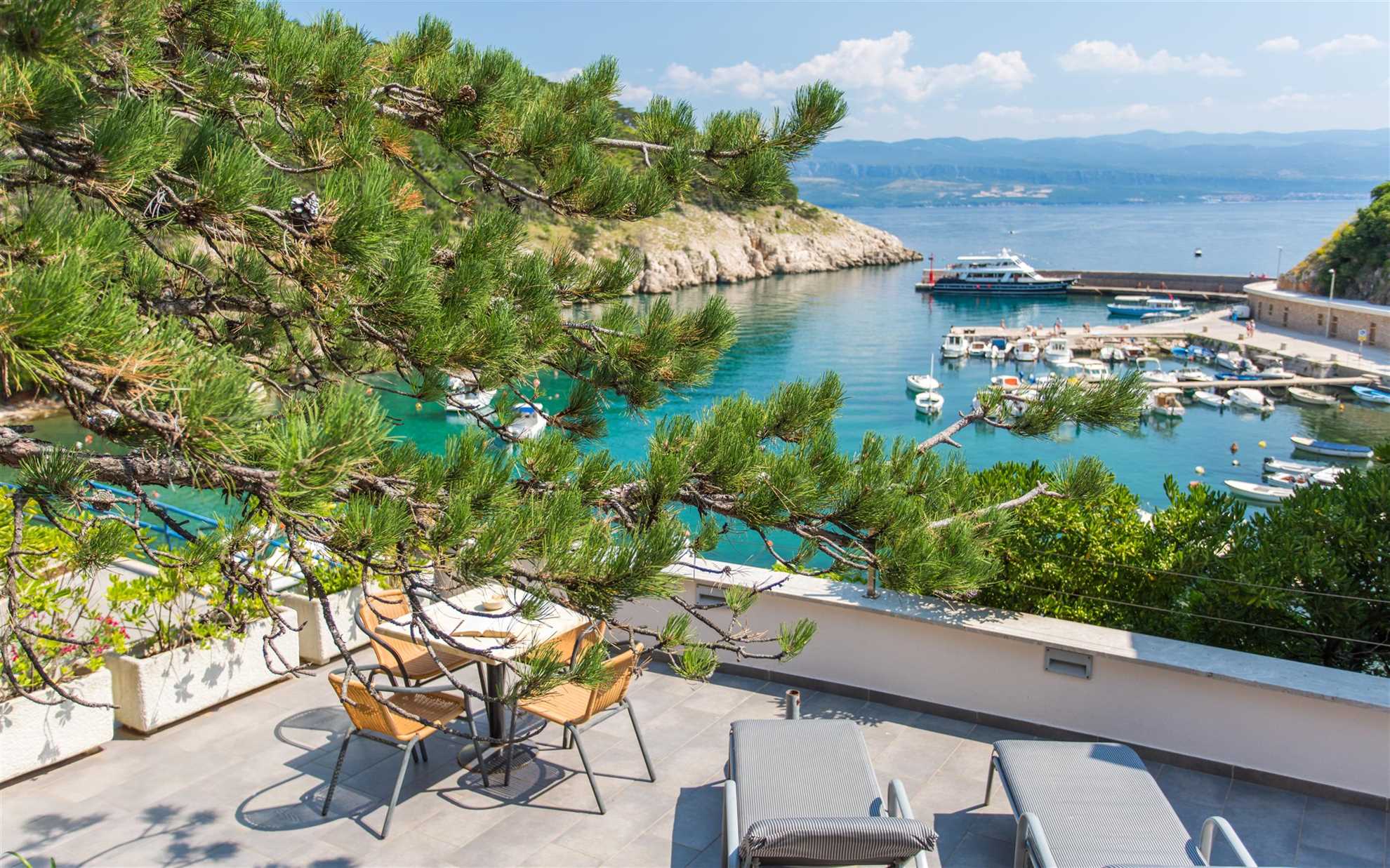 Seaside apartment with panoramic Seaview