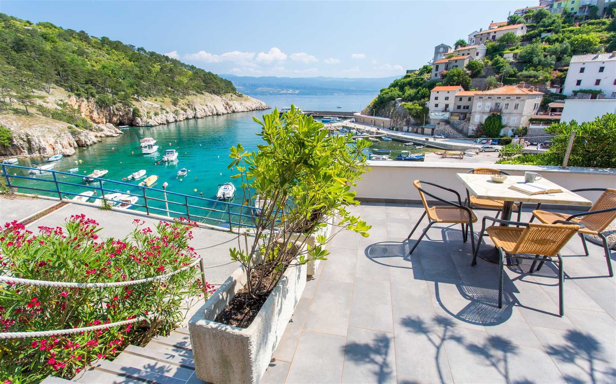 Seaside apartment with panoramic Seaview