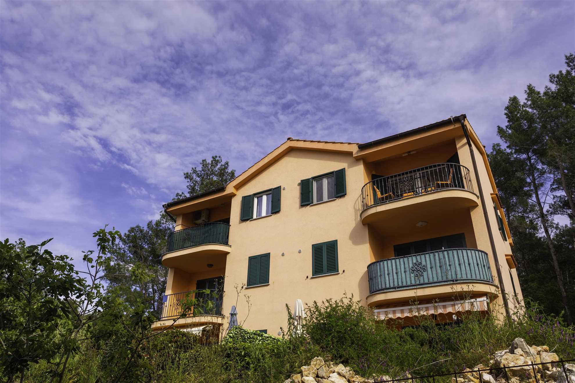 Apartma Soline na obali s pogledom na morje