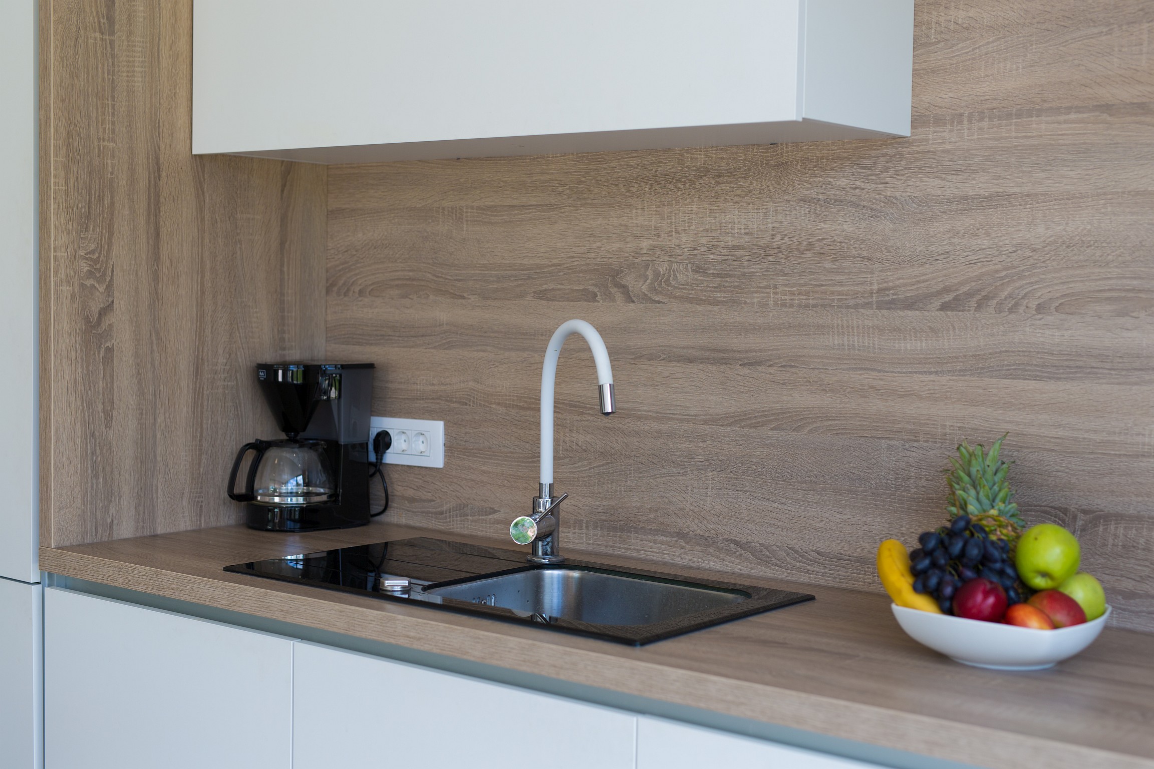 Villa Celeia - Luksuzni apartman na prvom katu s grijanim bazenom u centru grada Krka