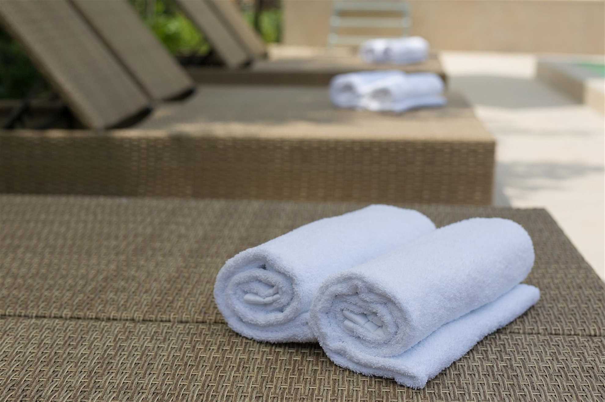 Villa Celeia - Luxuriöse 2. Stock Ferienwohnungen mit beheiztem Pool im Stadtzentrum von Krk