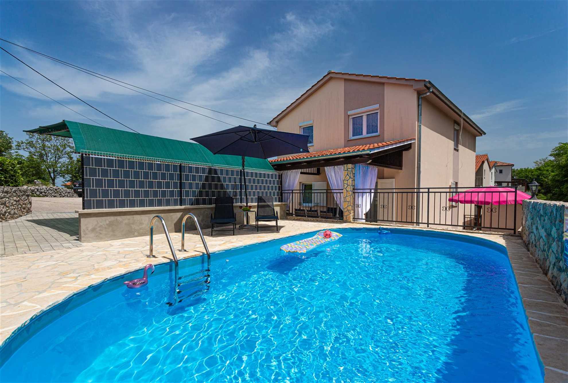 Holiday Apartment Sanela With Private Swimming pool, Garden & BBQ