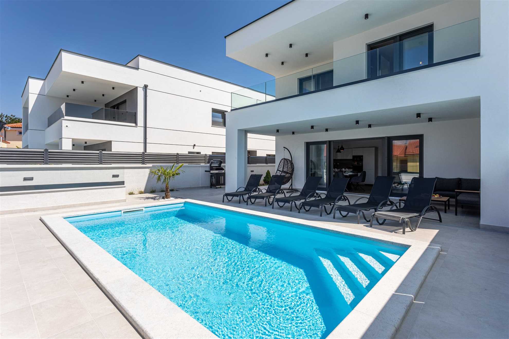 Villa Manhattan with heated pool and Seaview