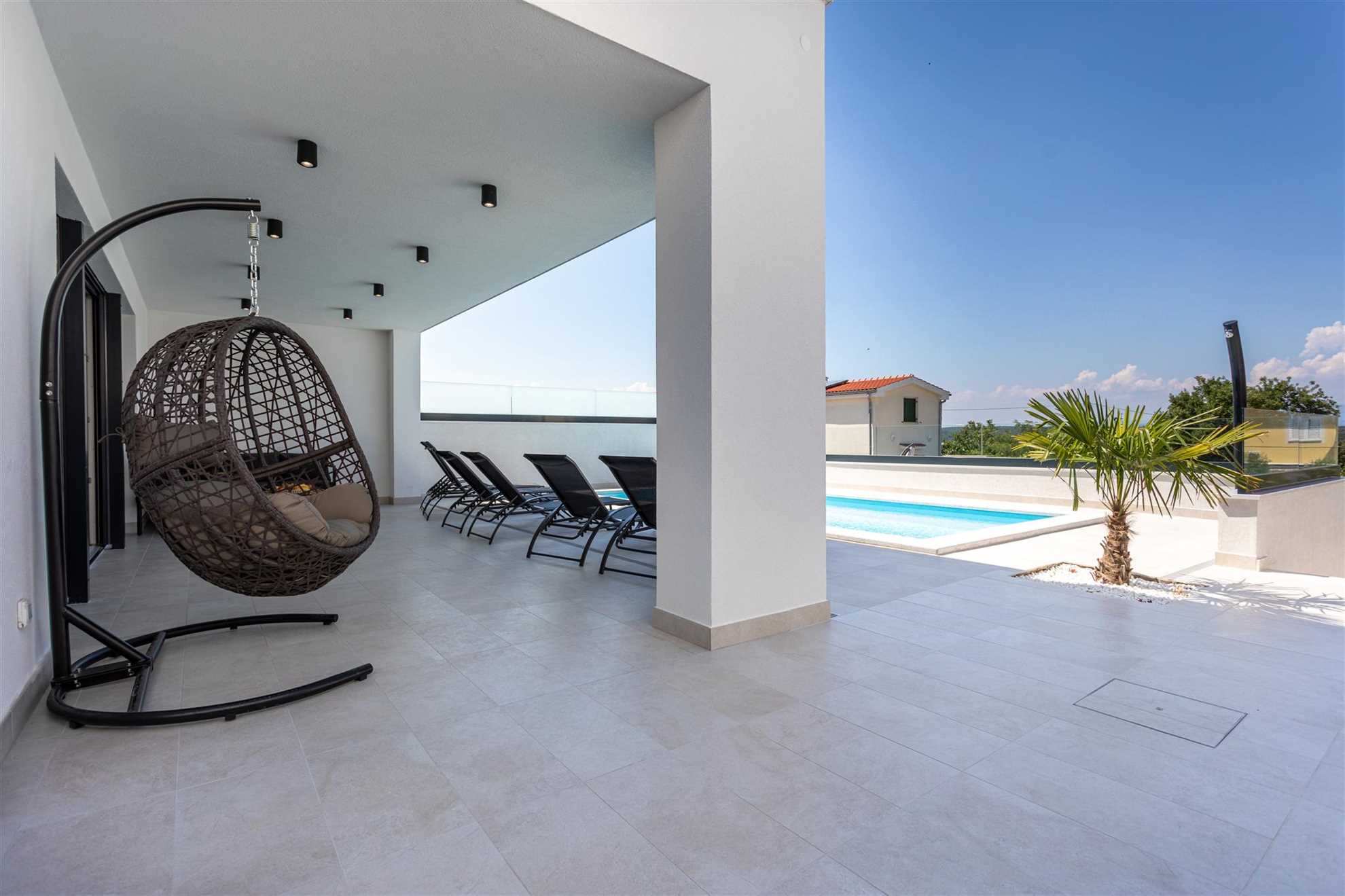 Villa Manhattan with heated pool and Seaview