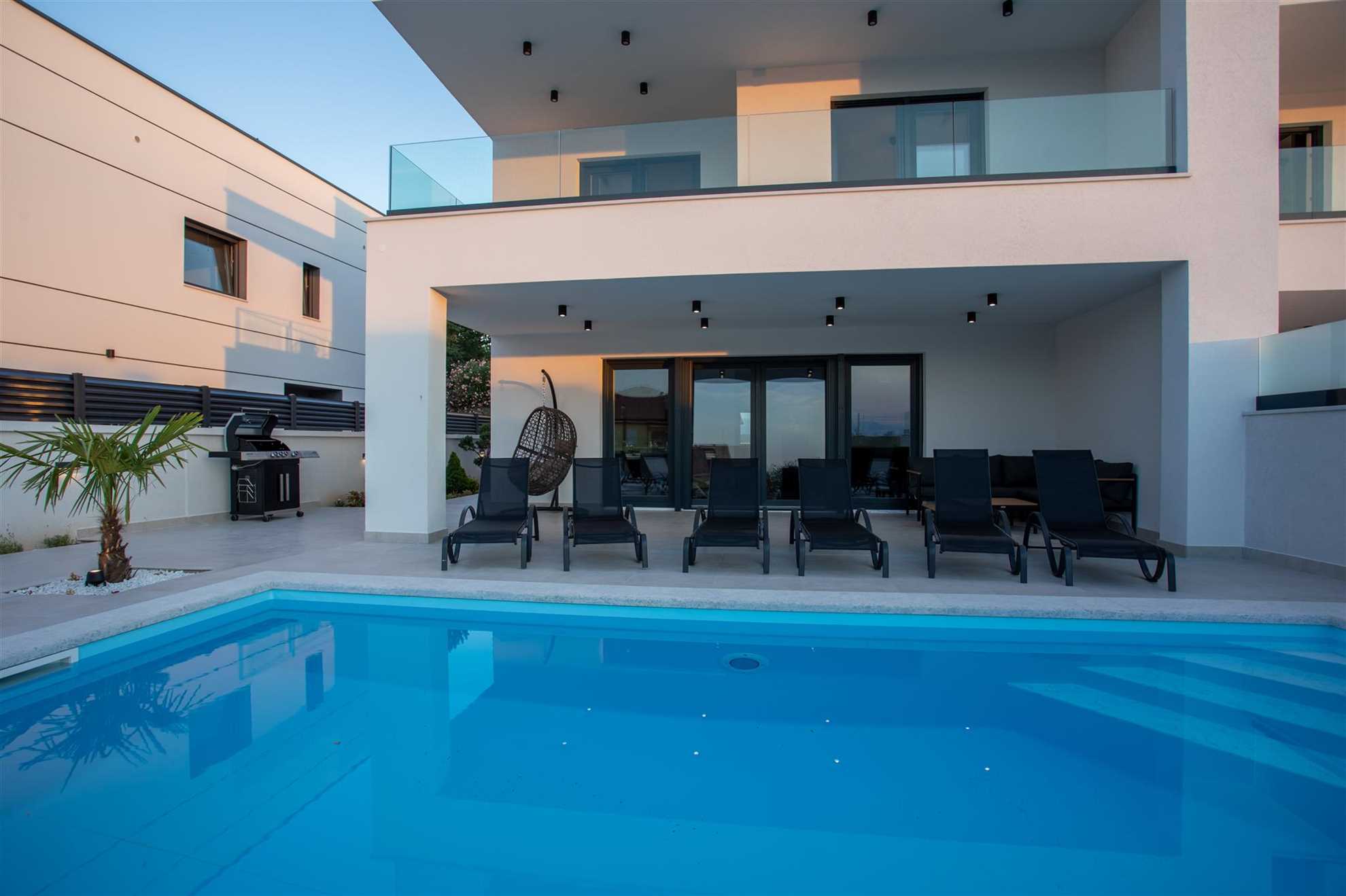 Villa Manhattan with heated pool and Seaview