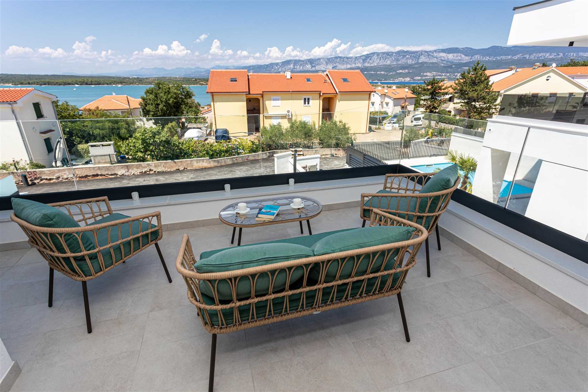 Villa Manhattan with heated pool and Seaview