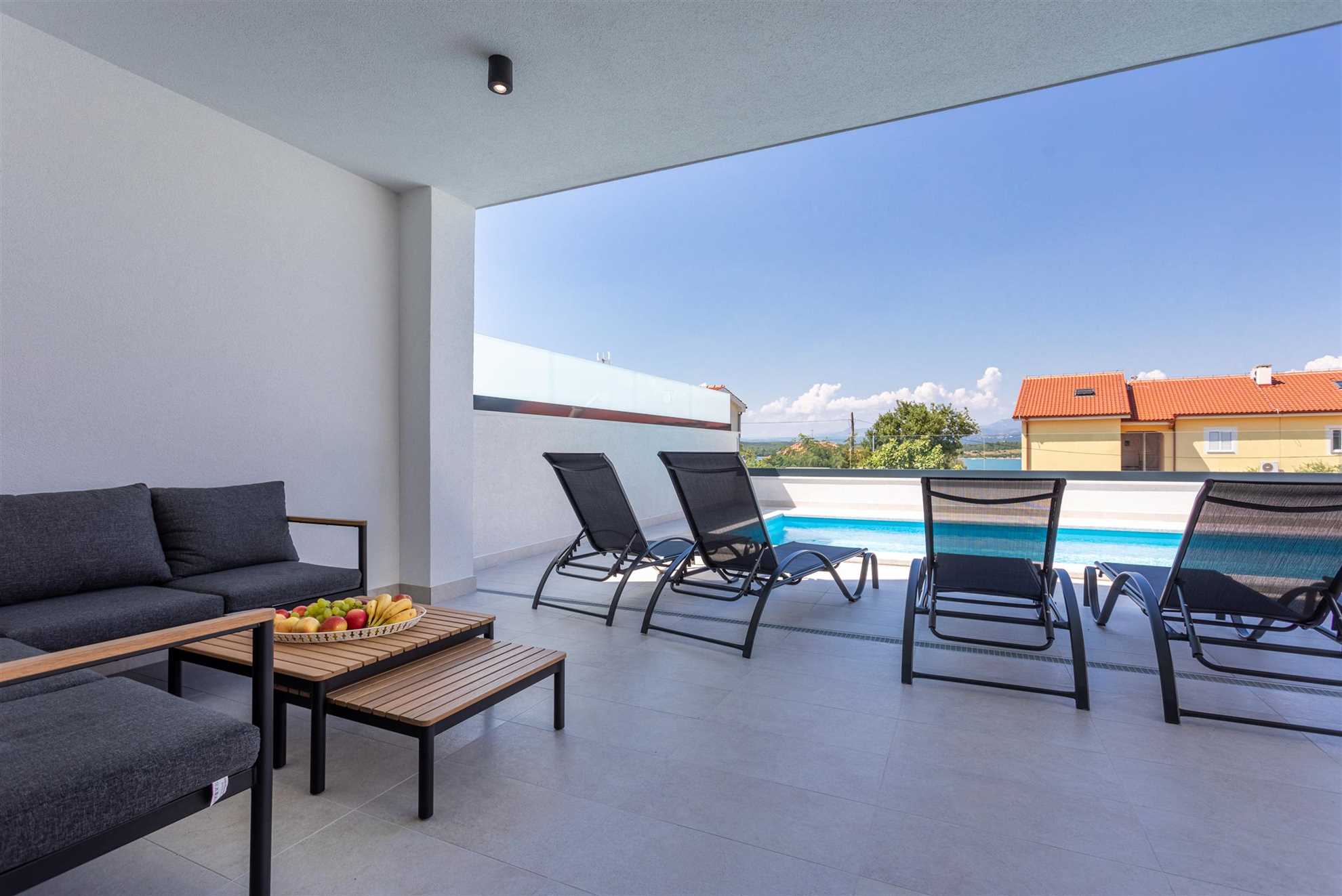 Villa Manhattan with heated pool and Seaview