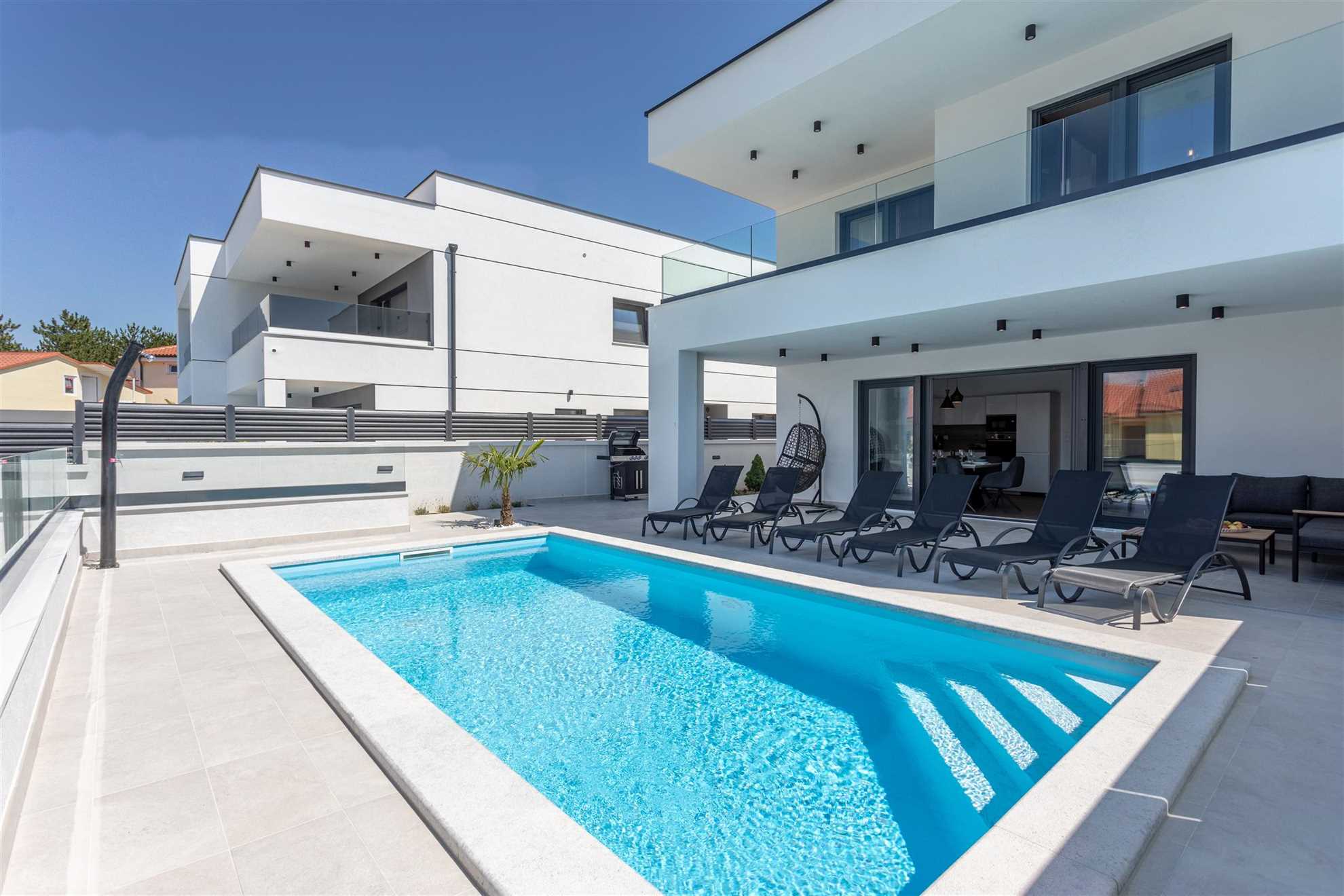 Villa Manhattan with heated pool and Seaview
