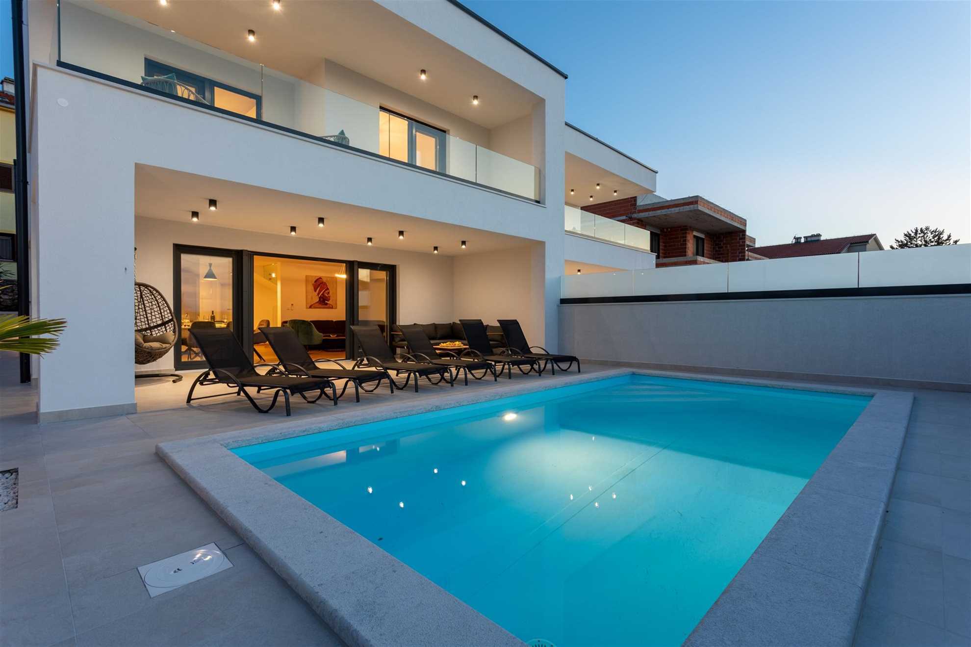 Villa Manhattan with heated pool and Seaview