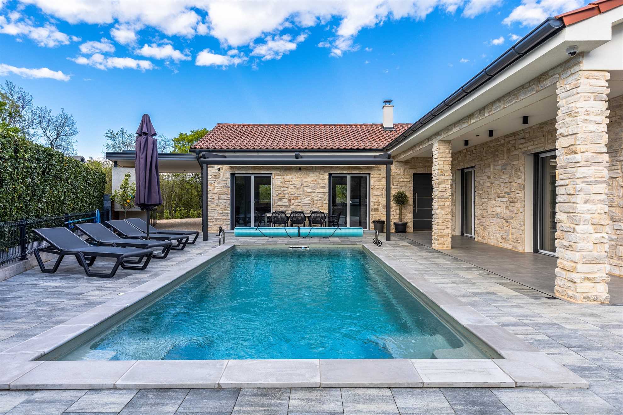 Villa Larra mit beheizten Pool & Whirlpool