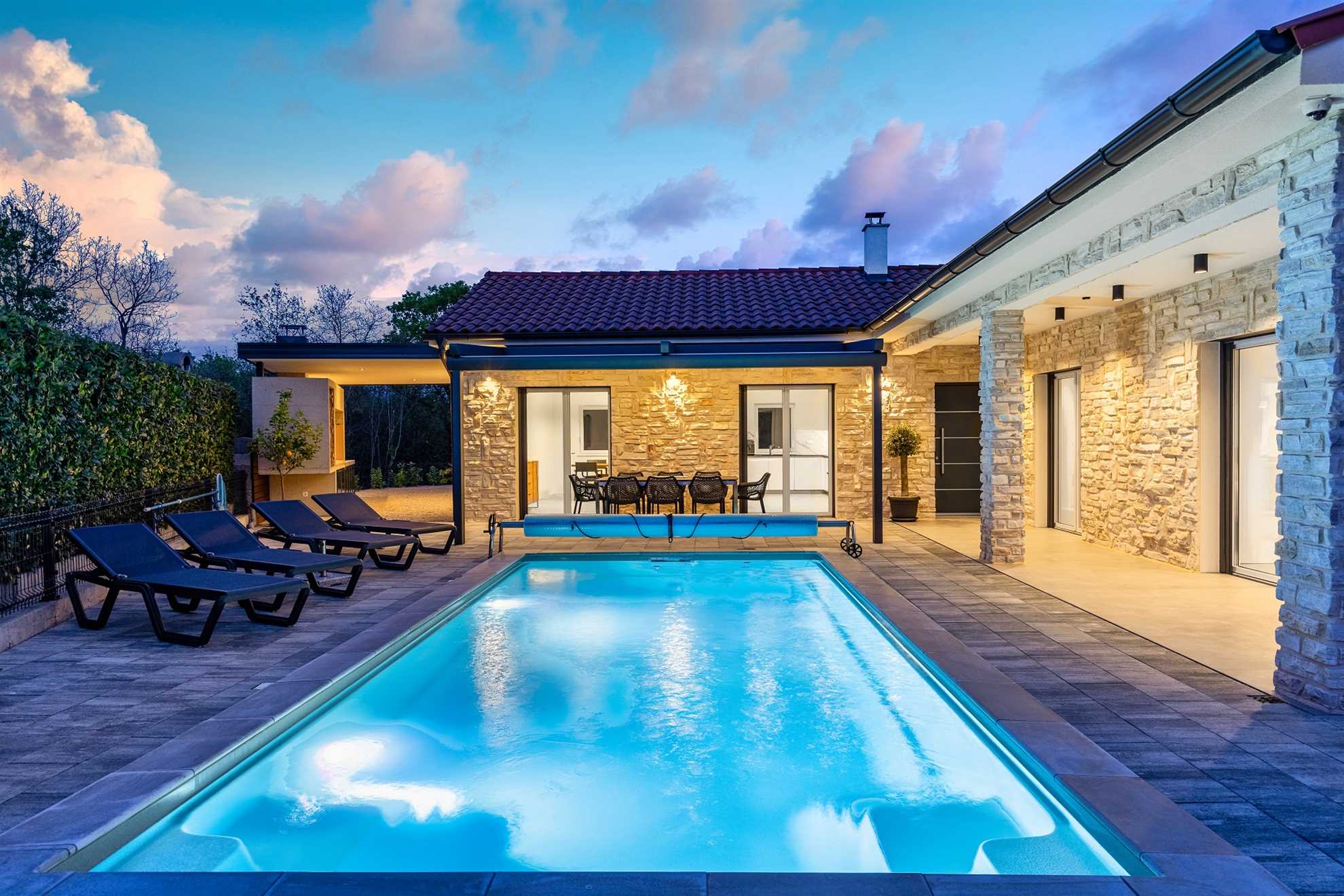 Villa Larra mit beheizten Pool & Whirlpool