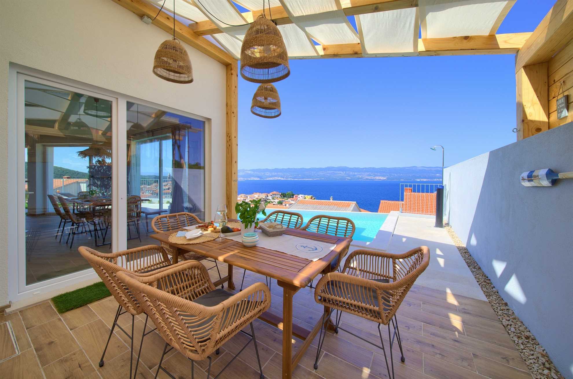 Villa Bella Vista with an infinity heated pool, sauna & Seaview