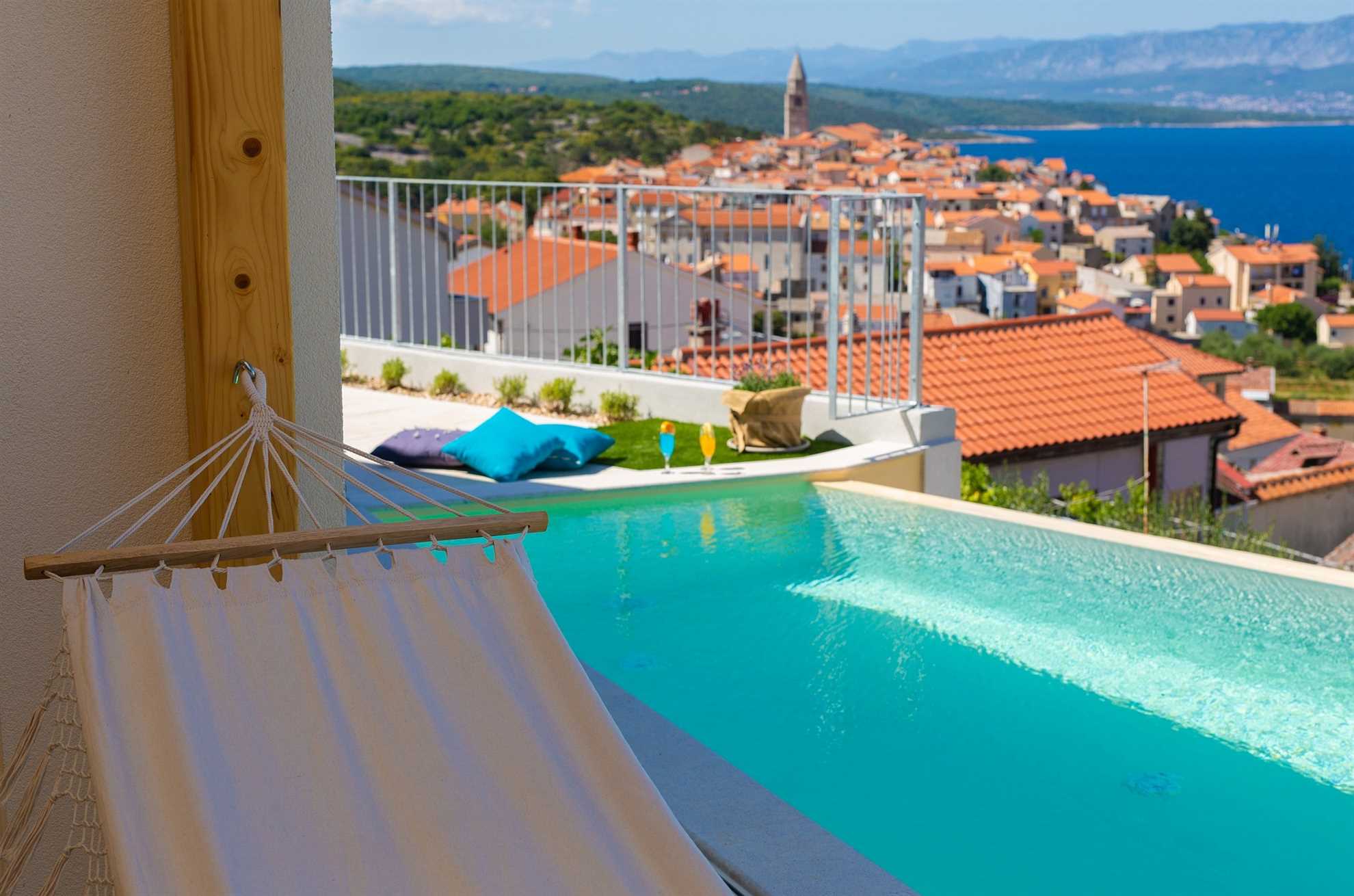 Villa Bella Vista with an infinity heated pool, sauna & Seaview