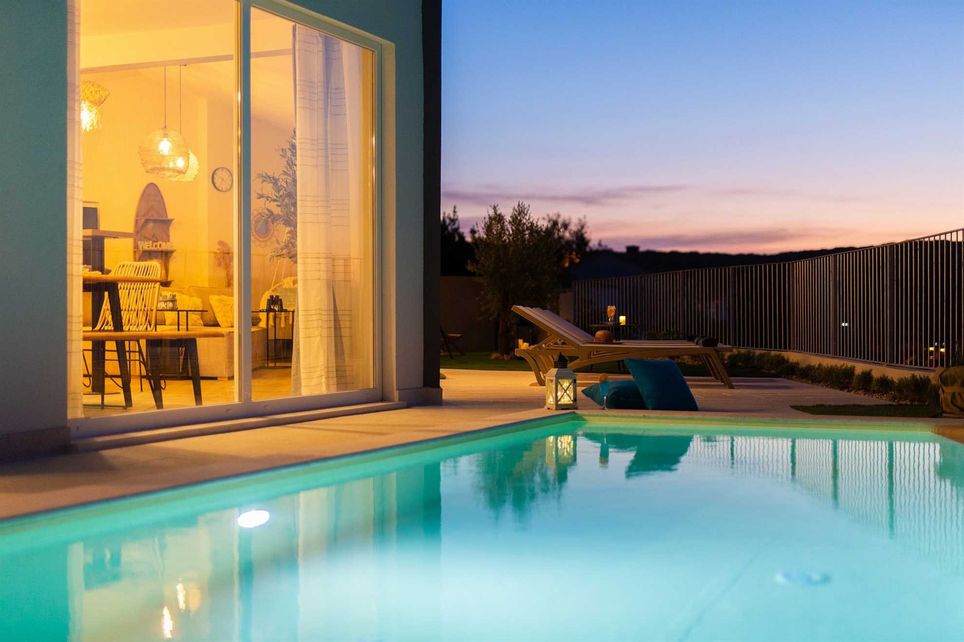 Villa Bella Vista with an infinity heated pool, sauna & Seaview