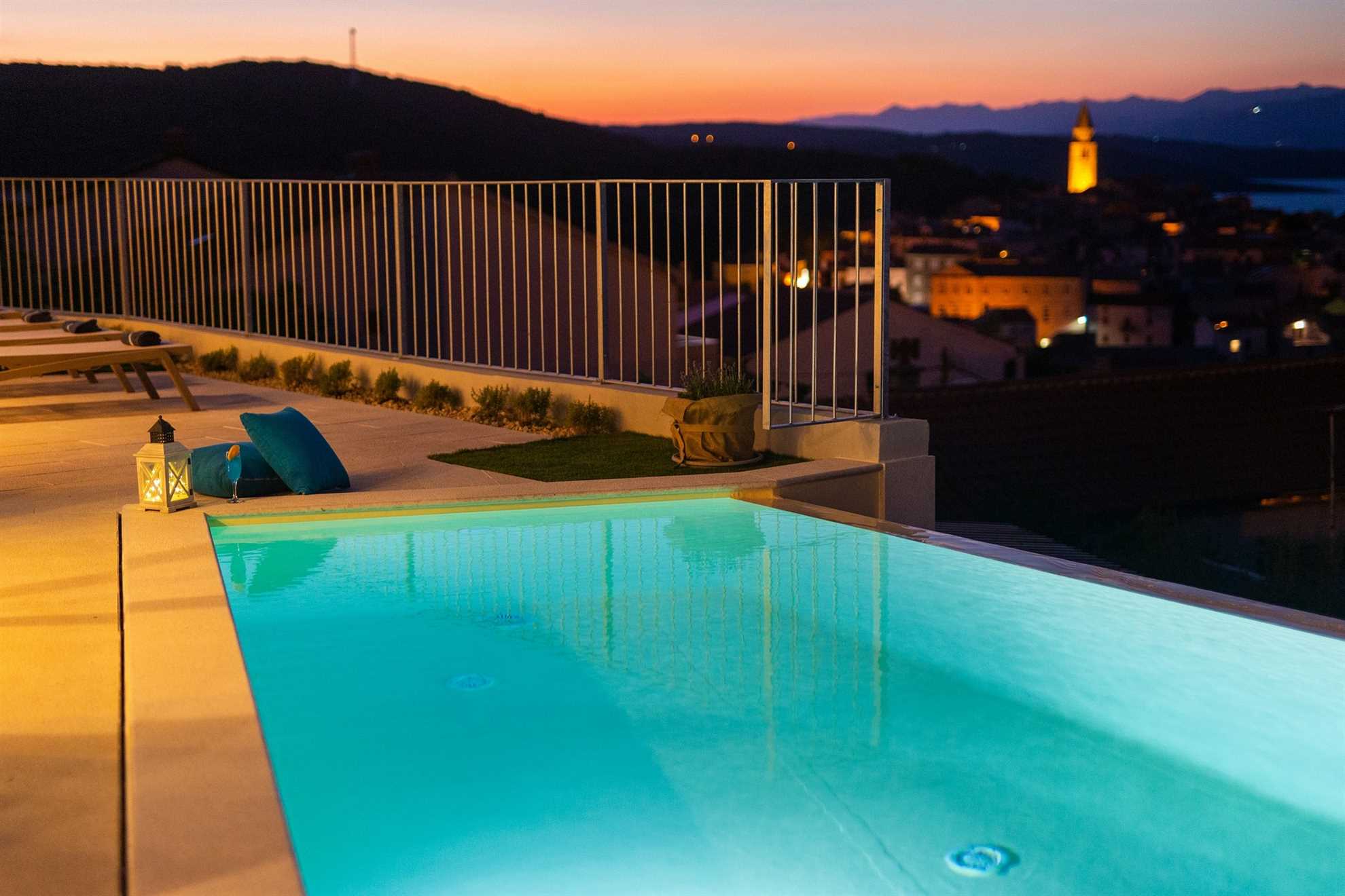 Villa Bella Vista with an infinity heated pool, sauna & Seaview