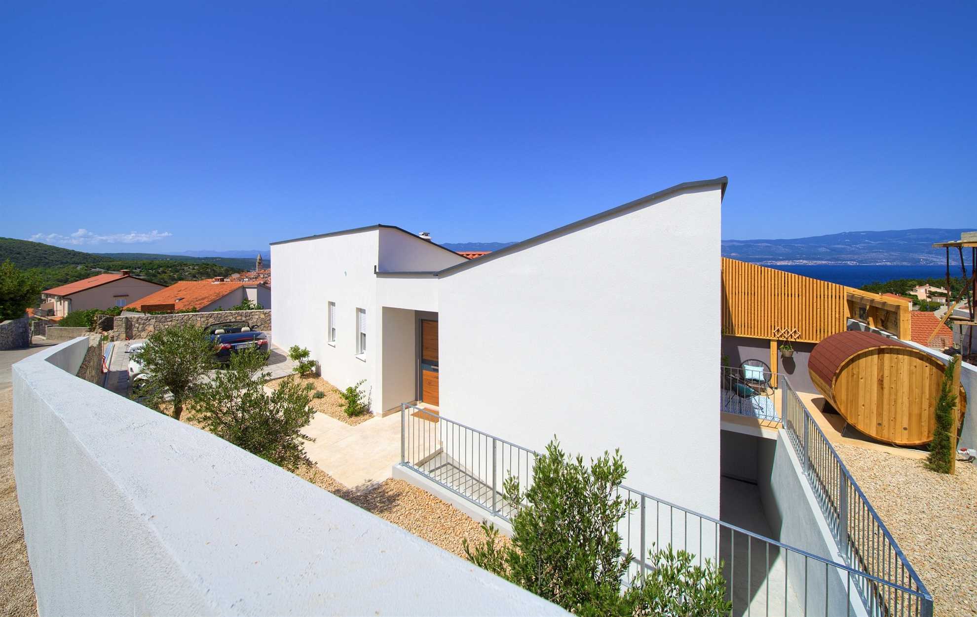 Villa Bella Vista with an infinity heated pool, sauna & Seaview