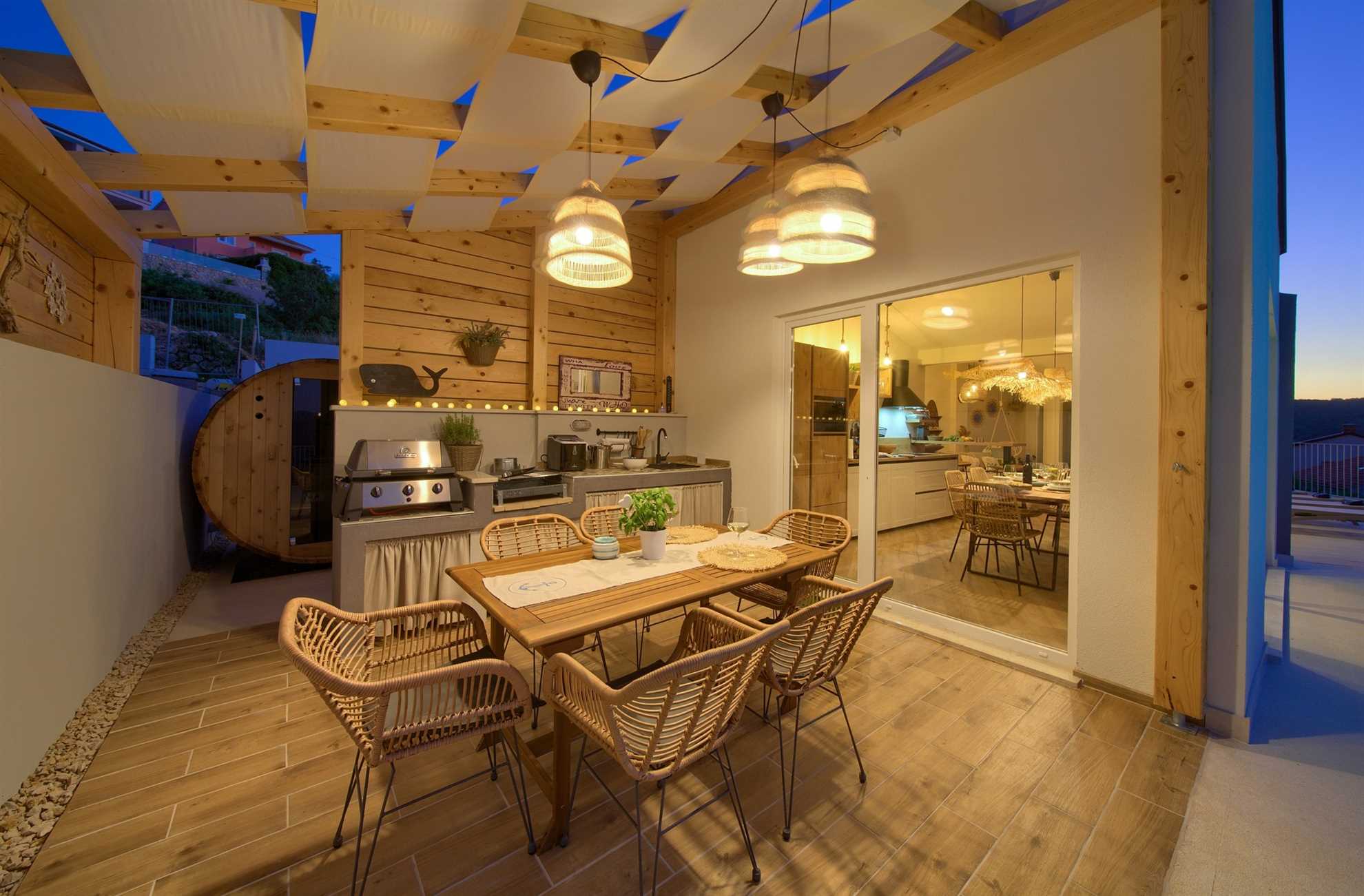 Villa Bella Vista with an infinity heated pool, sauna & Seaview