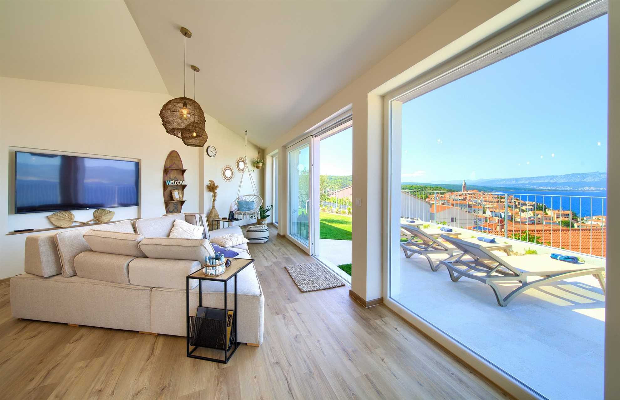 Villa Bella Vista with an infinity heated pool, sauna & Seaview