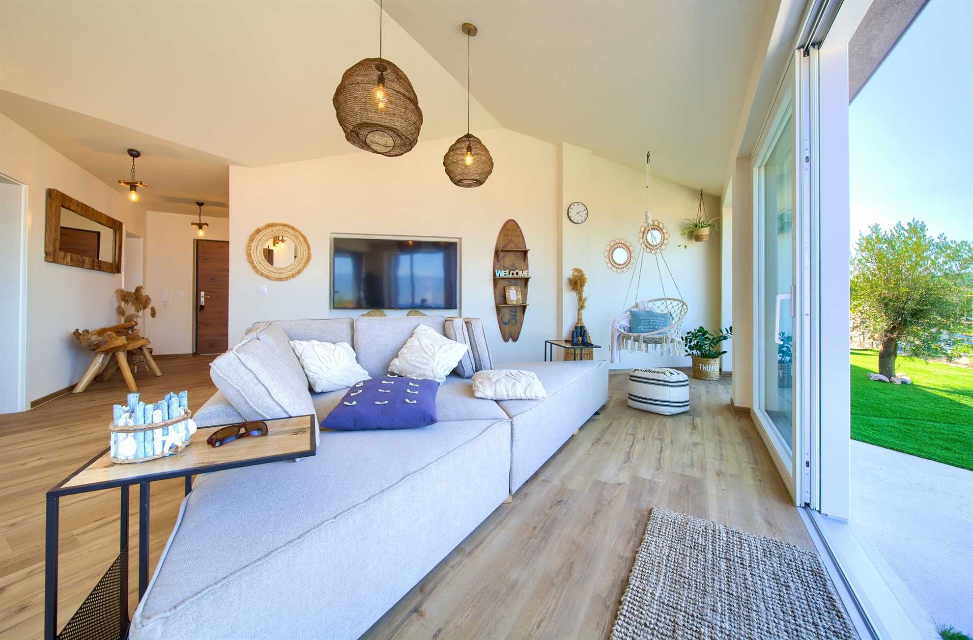 Villa Bella Vista with an infinity heated pool, sauna & Seaview