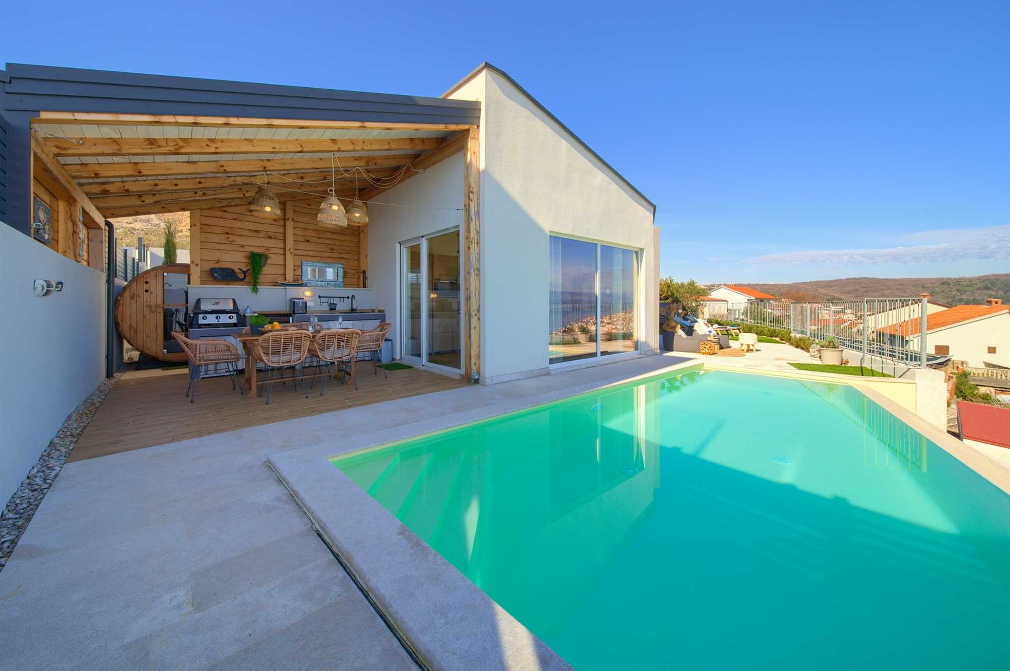 Villa Bella Vista with an infinity heated pool, sauna & Seaview