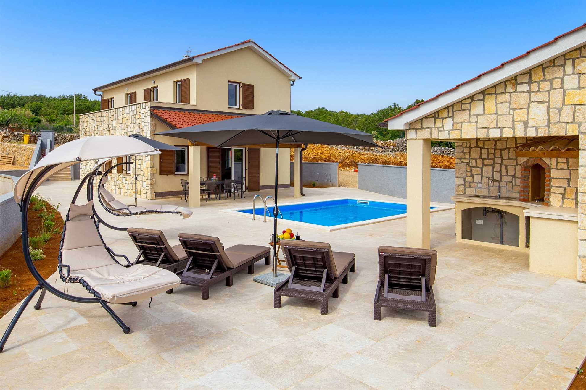 Villa Maestral mit beheiztem Pool, Fitness und Meerblick
