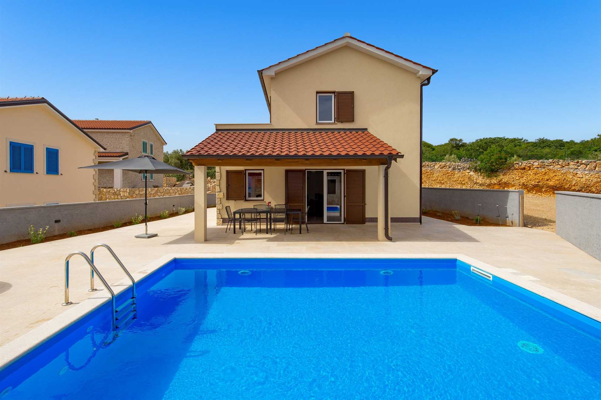 Villa Maestral mit beheiztem Pool, Fitness und Meerblick